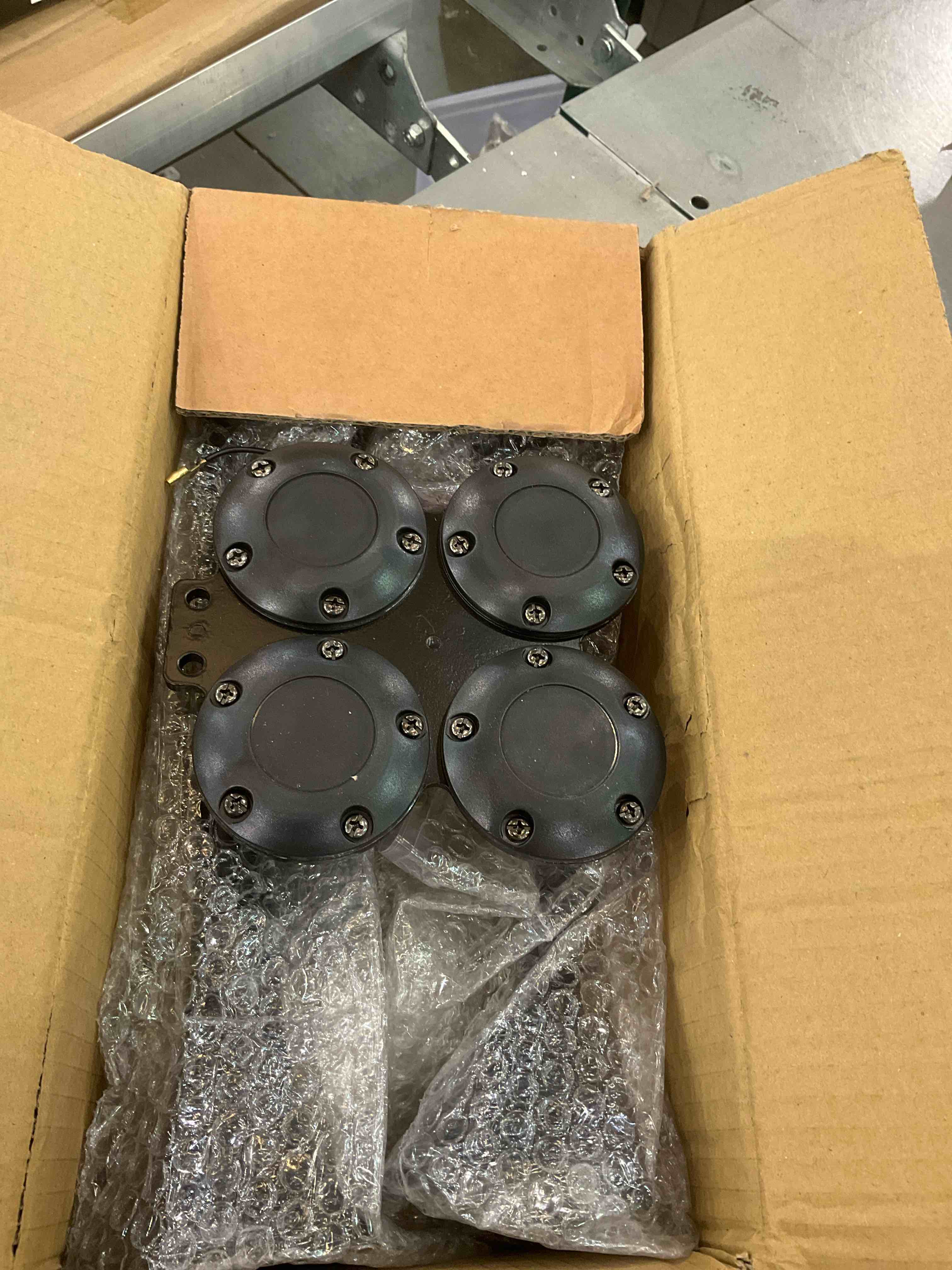 https://s3.amazonaws.com/lotting-images-prod/BargainHunt/EXS01060443_1707422083376.jpeg