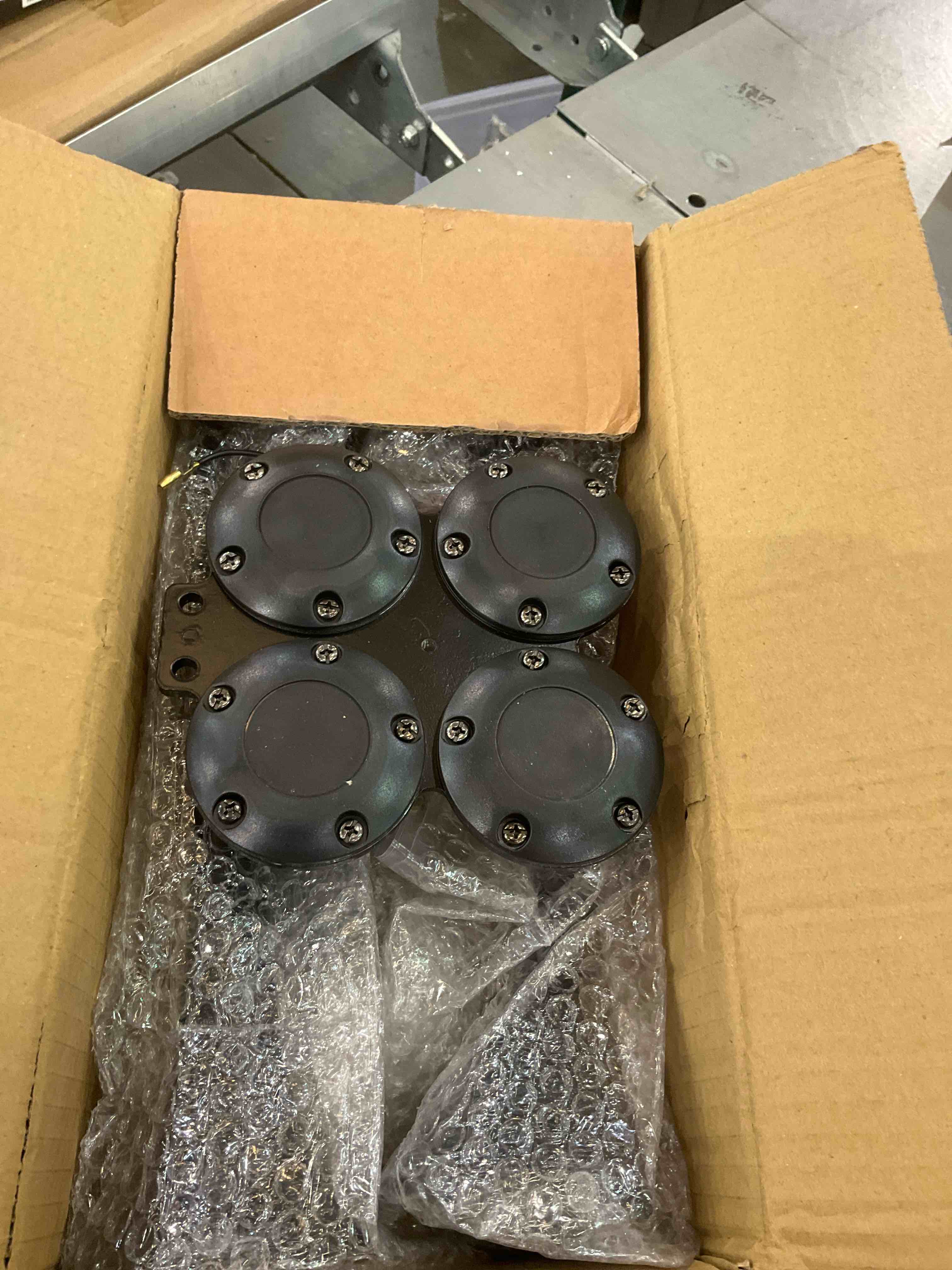 https://s3.amazonaws.com/lotting-images-prod/BargainHunt/EXS01060443_1707422085138.jpeg