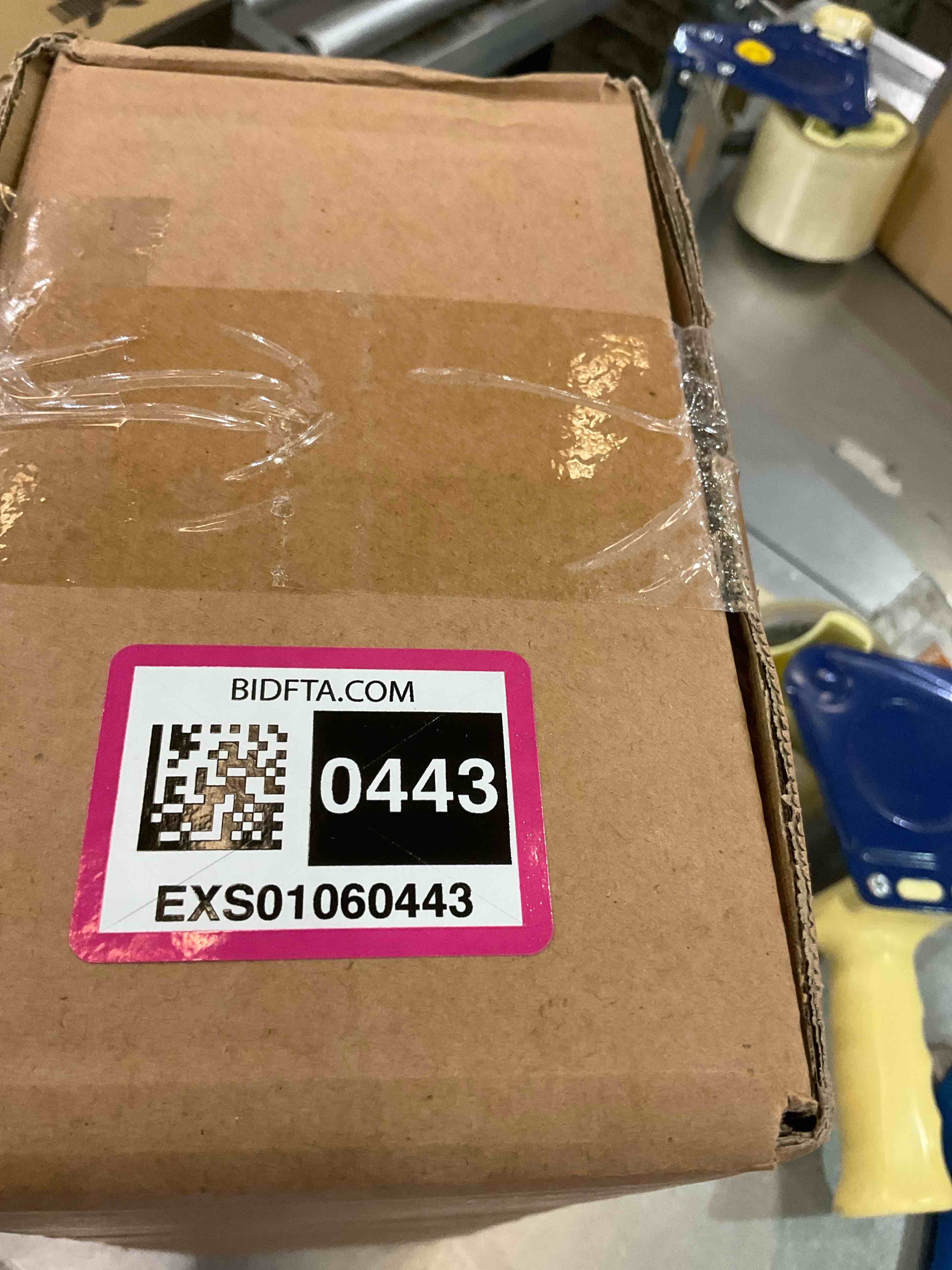 https://s3.amazonaws.com/lotting-images-prod/BargainHunt/EXS01060443_1707422107979.jpeg