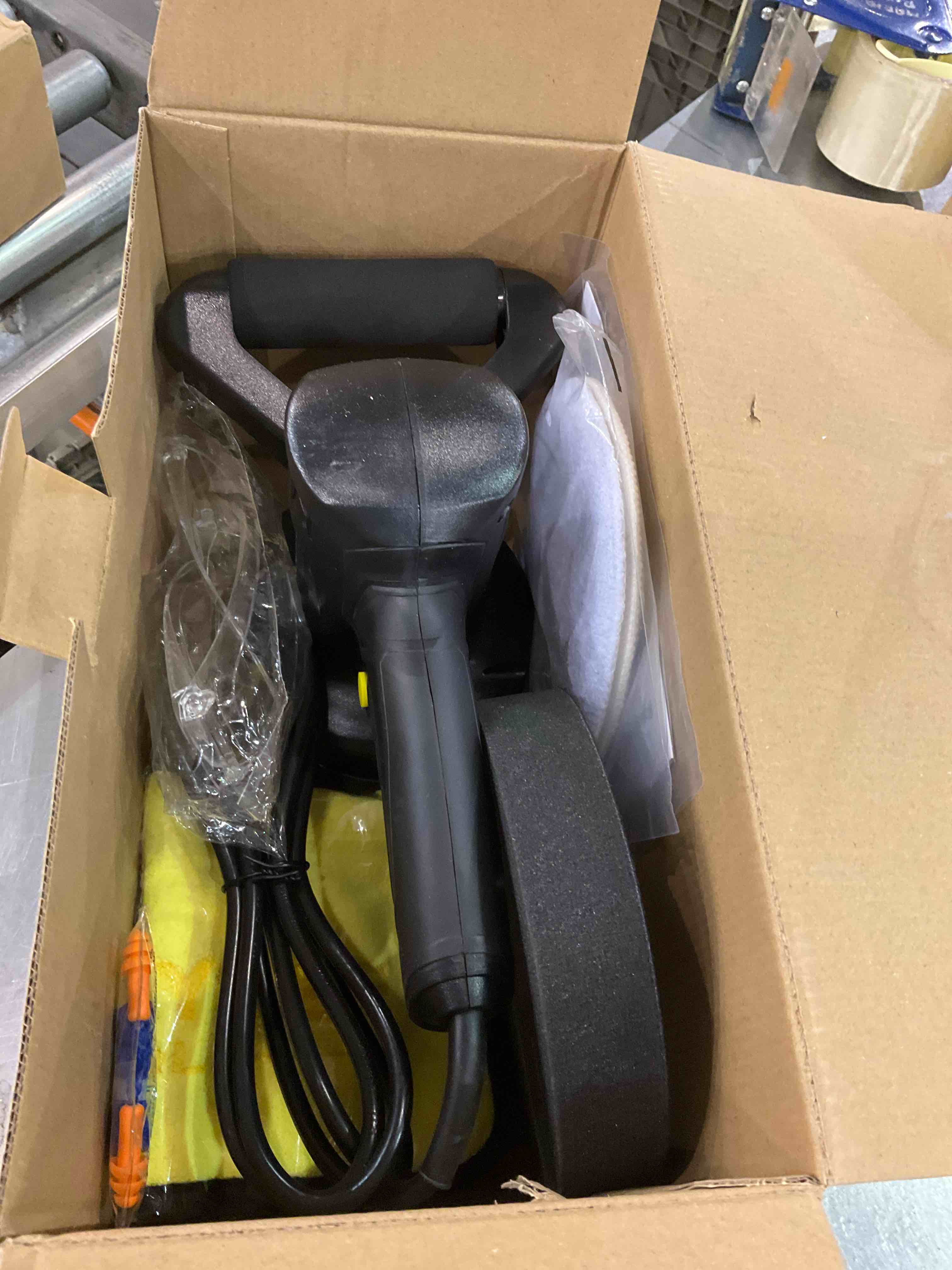 https://s3.amazonaws.com/lotting-images-prod/BargainHunt/EXS01060462_1707482126770.jpeg