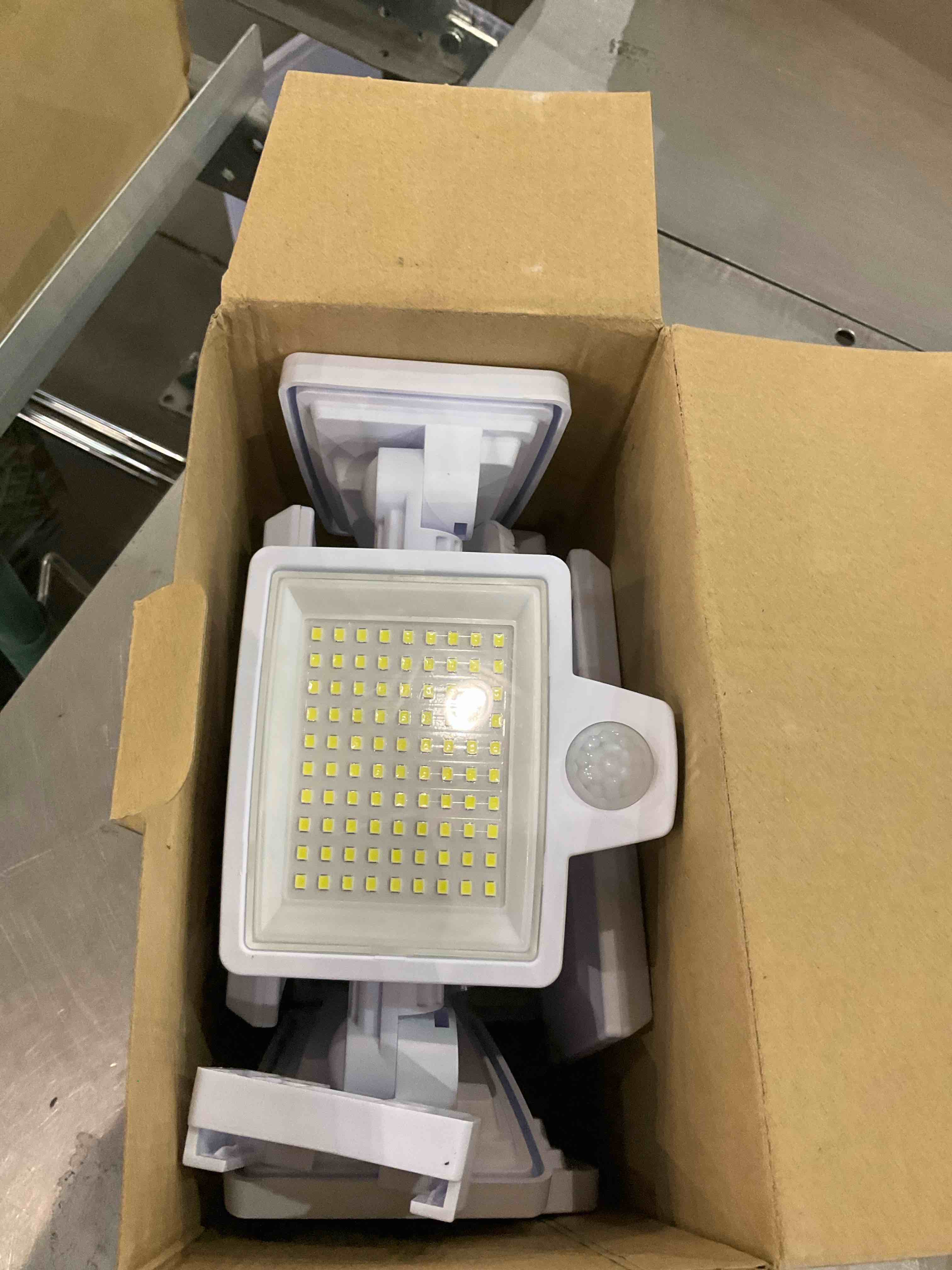 https://s3.amazonaws.com/lotting-images-prod/BargainHunt/EXS01060465_1707482468798.jpeg