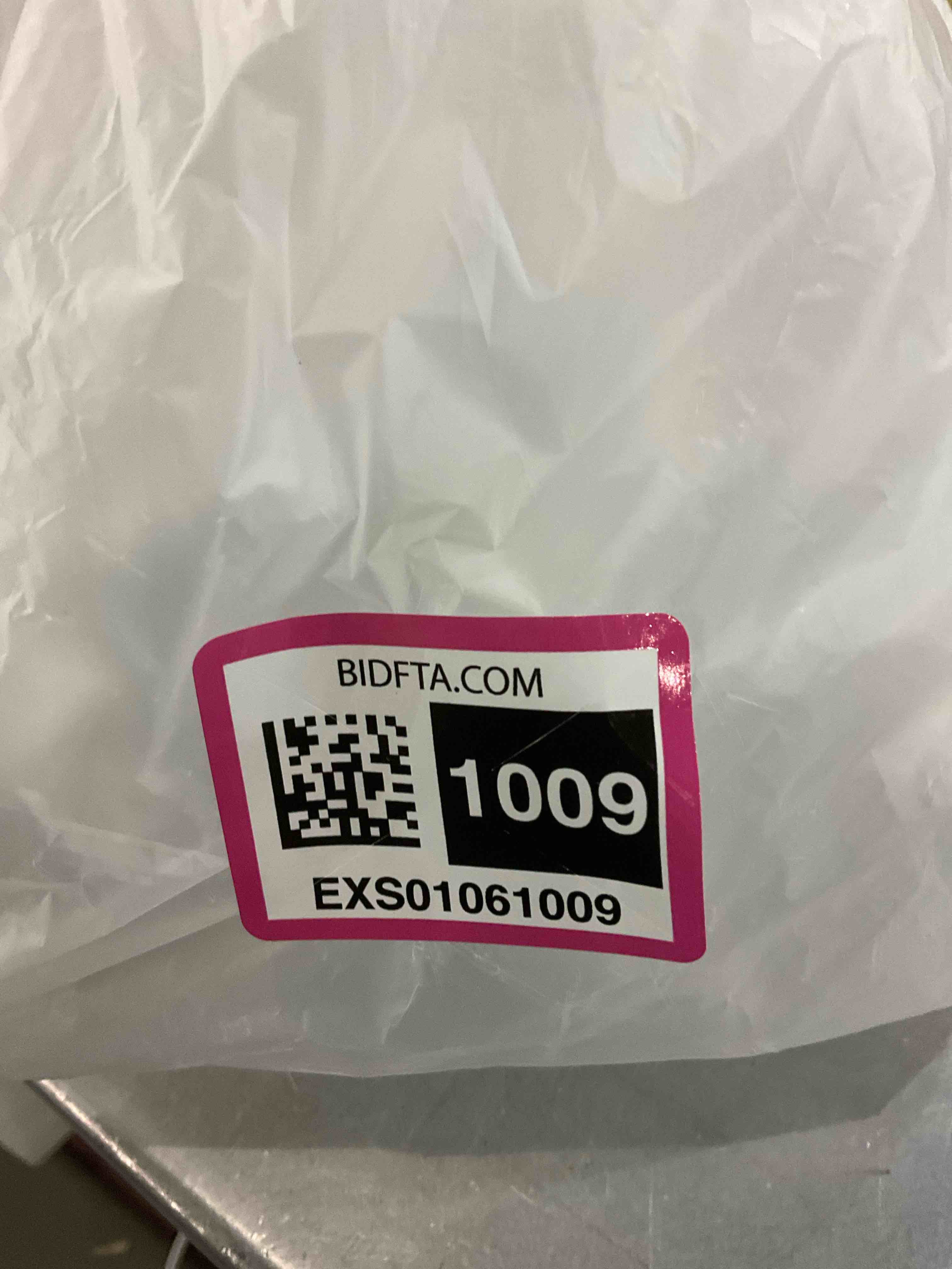 https://s3.amazonaws.com/lotting-images-prod/BargainHunt/EXS01061009_1707226126804.jpeg