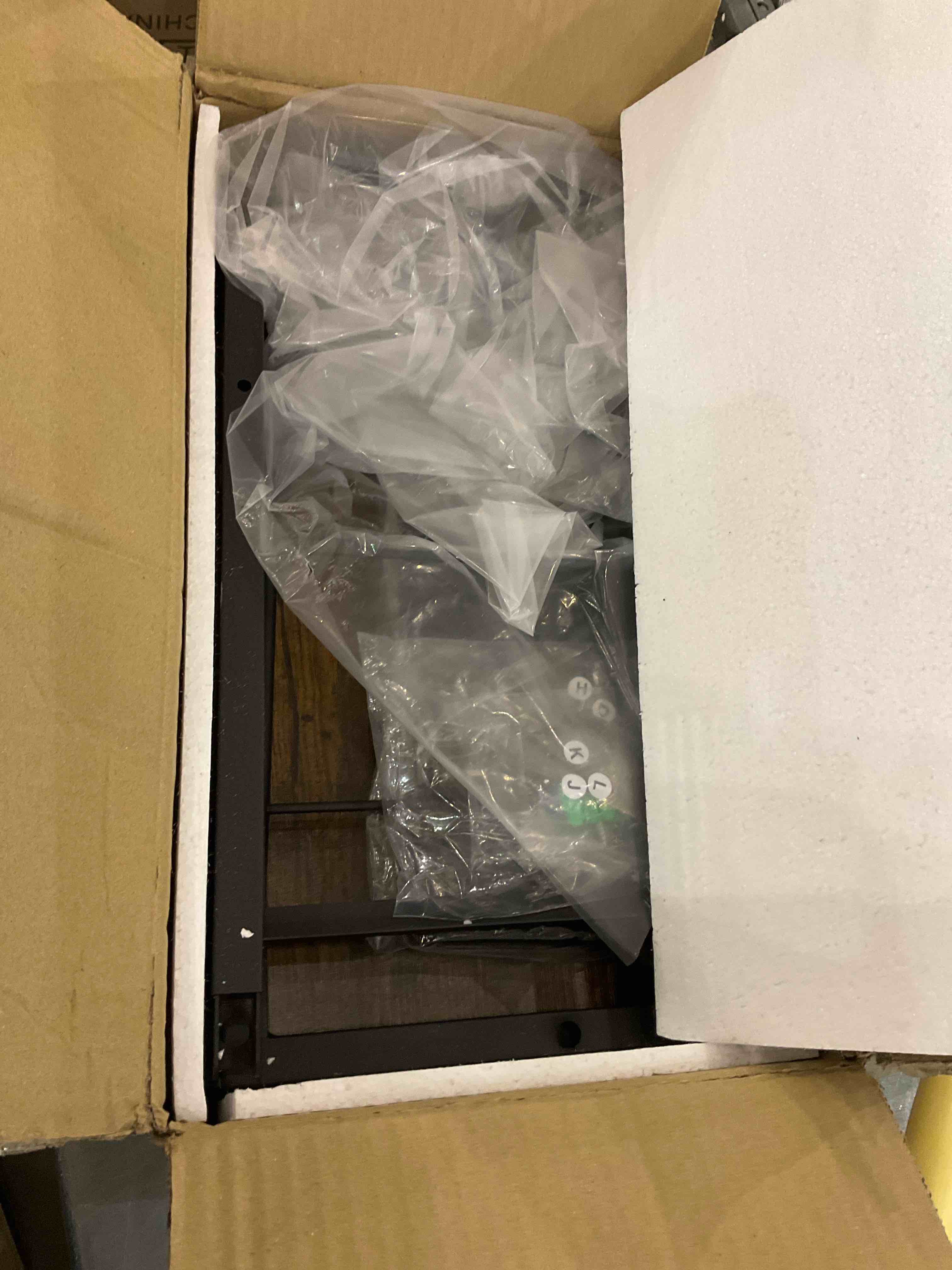 https://s3.amazonaws.com/lotting-images-prod/BargainHunt/EXS01061030_1707229473670.jpeg