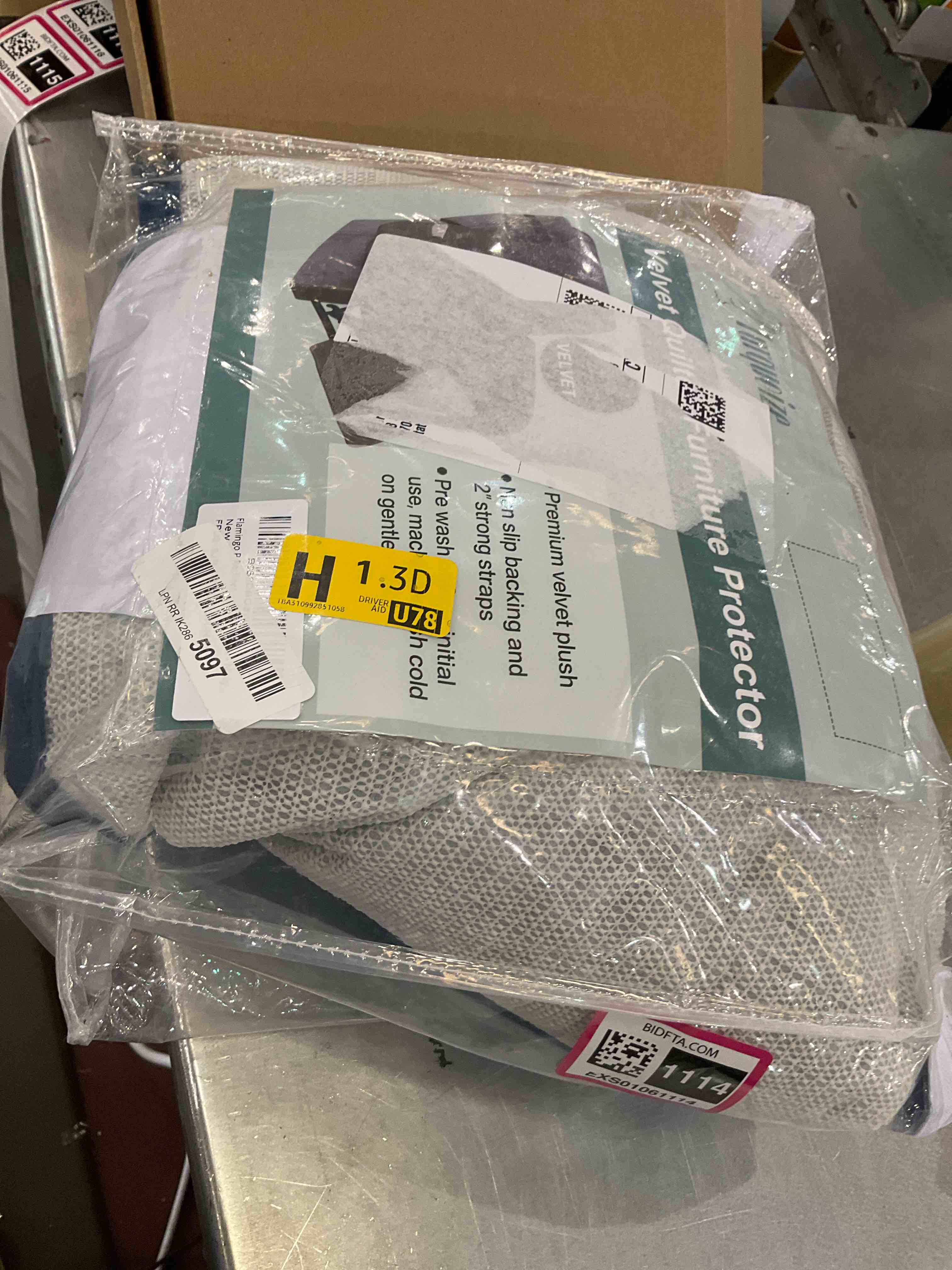 https://s3.amazonaws.com/lotting-images-prod/BargainHunt/EXS01061114_1707243189158.jpeg