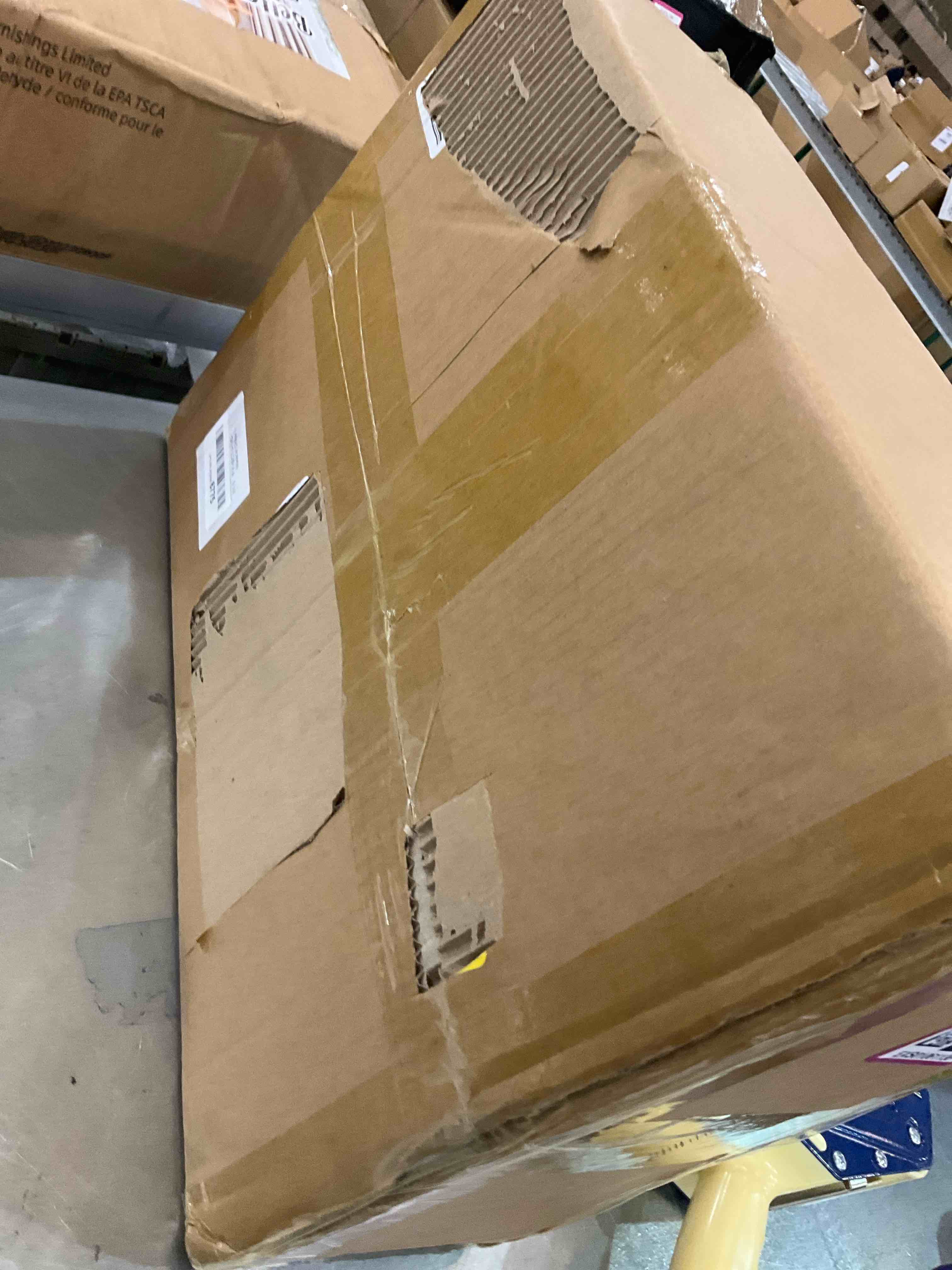 https://s3.amazonaws.com/lotting-images-prod/BargainHunt/EXS01061136_1707245636509.jpeg