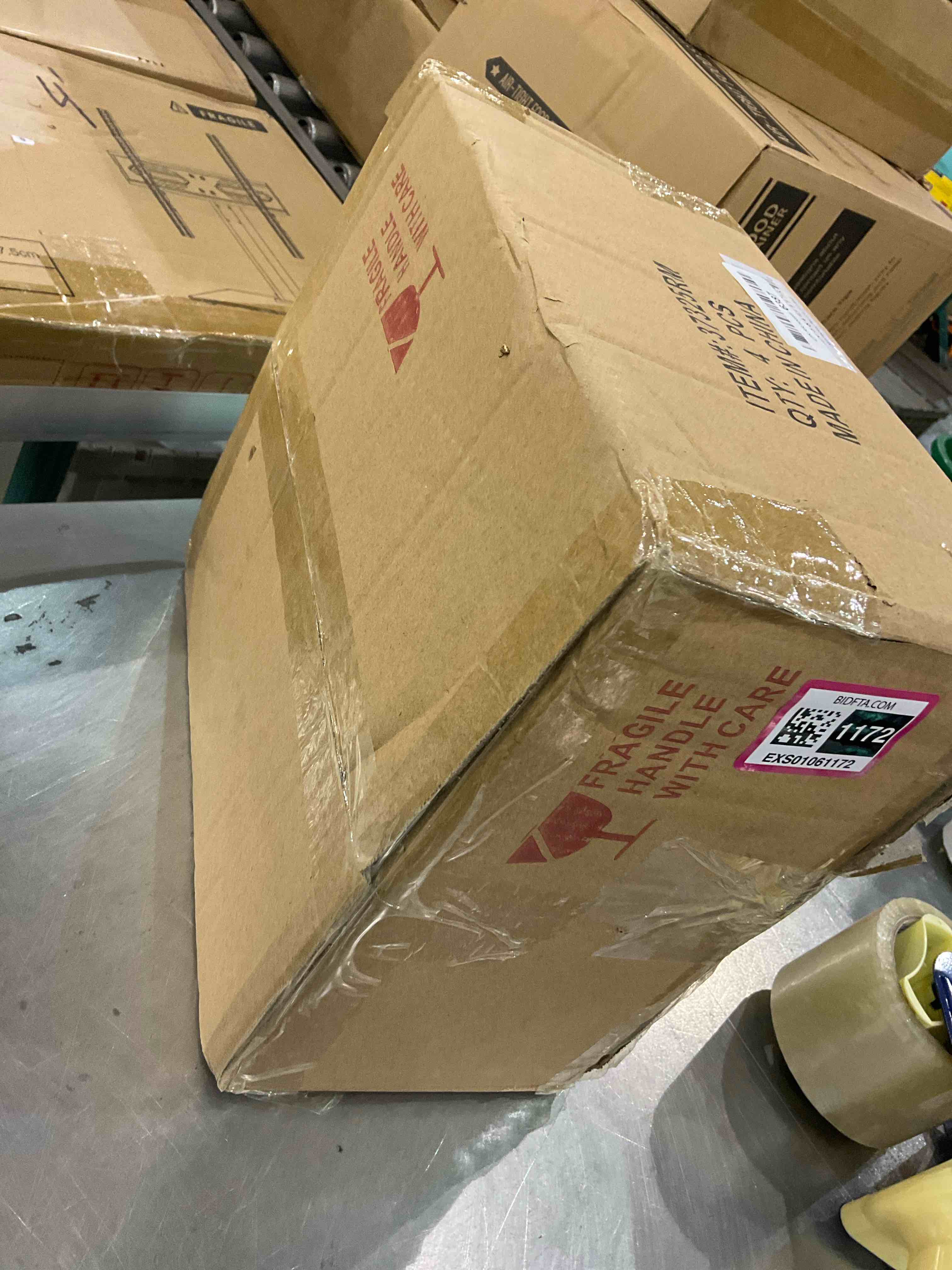 https://s3.amazonaws.com/lotting-images-prod/BargainHunt/EXS01061172_1707308361615.jpeg