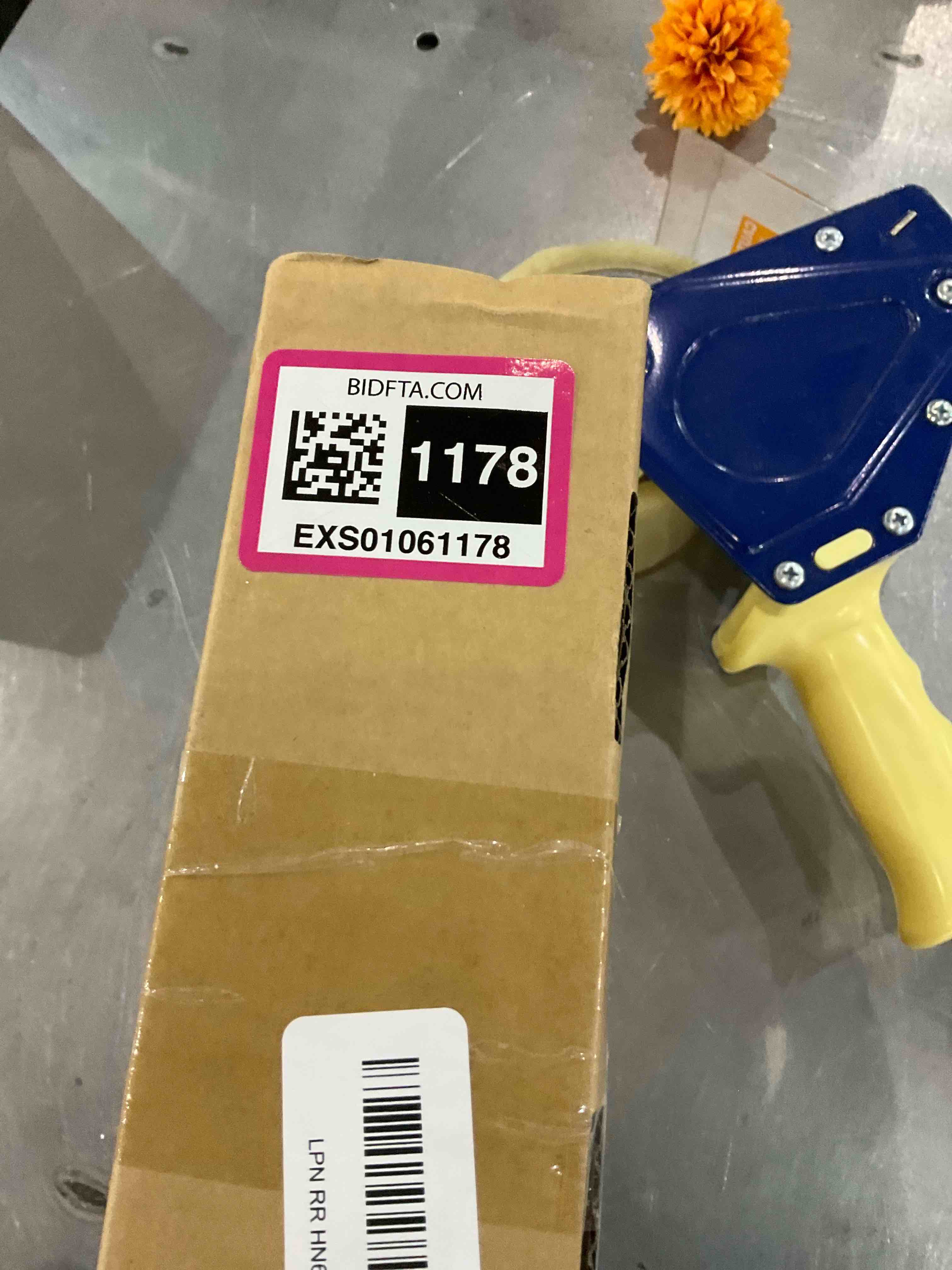https://s3.amazonaws.com/lotting-images-prod/BargainHunt/EXS01061178_1707308897971.jpeg