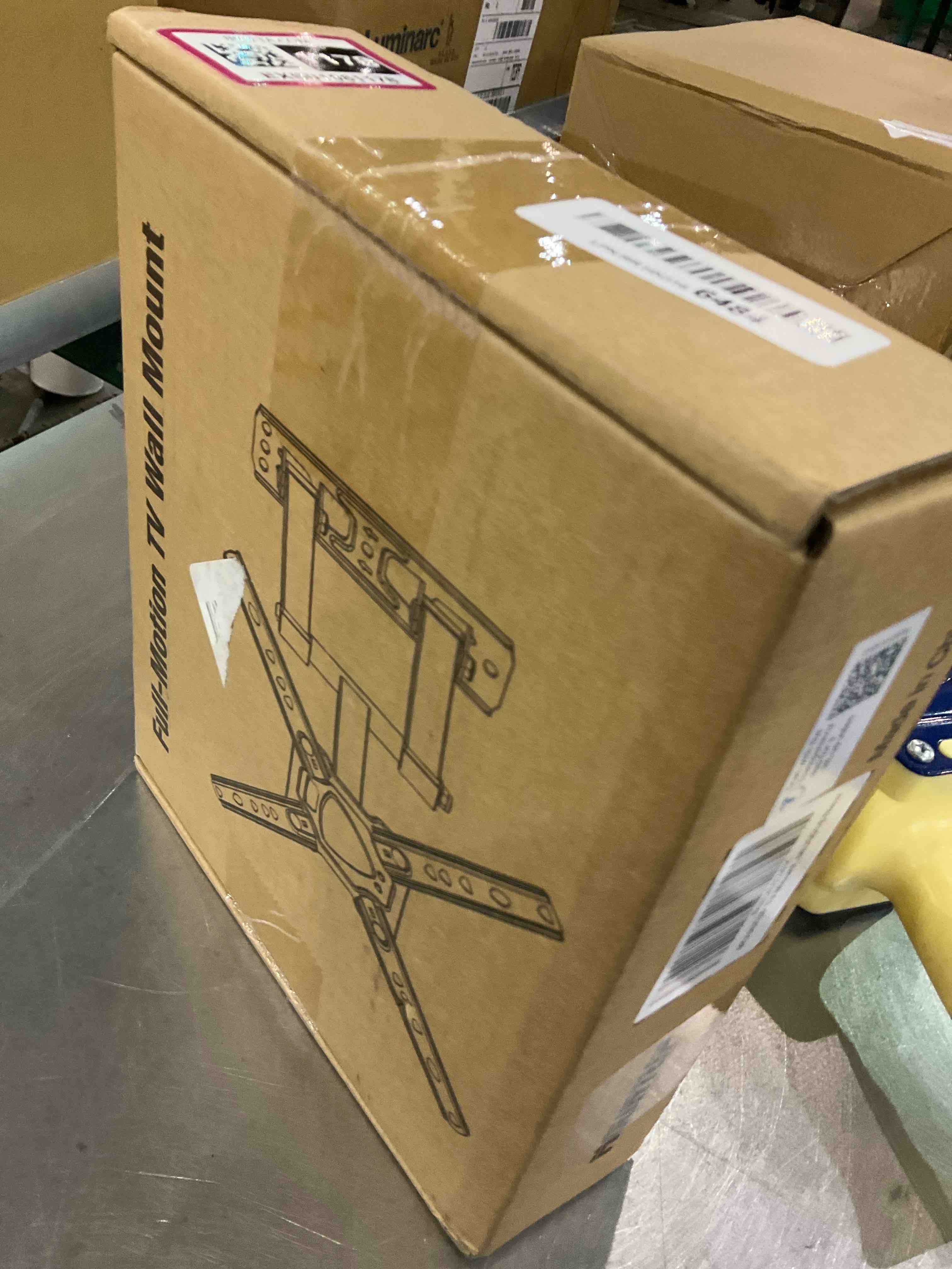 https://s3.amazonaws.com/lotting-images-prod/BargainHunt/EXS01061178_1707308902182.jpeg