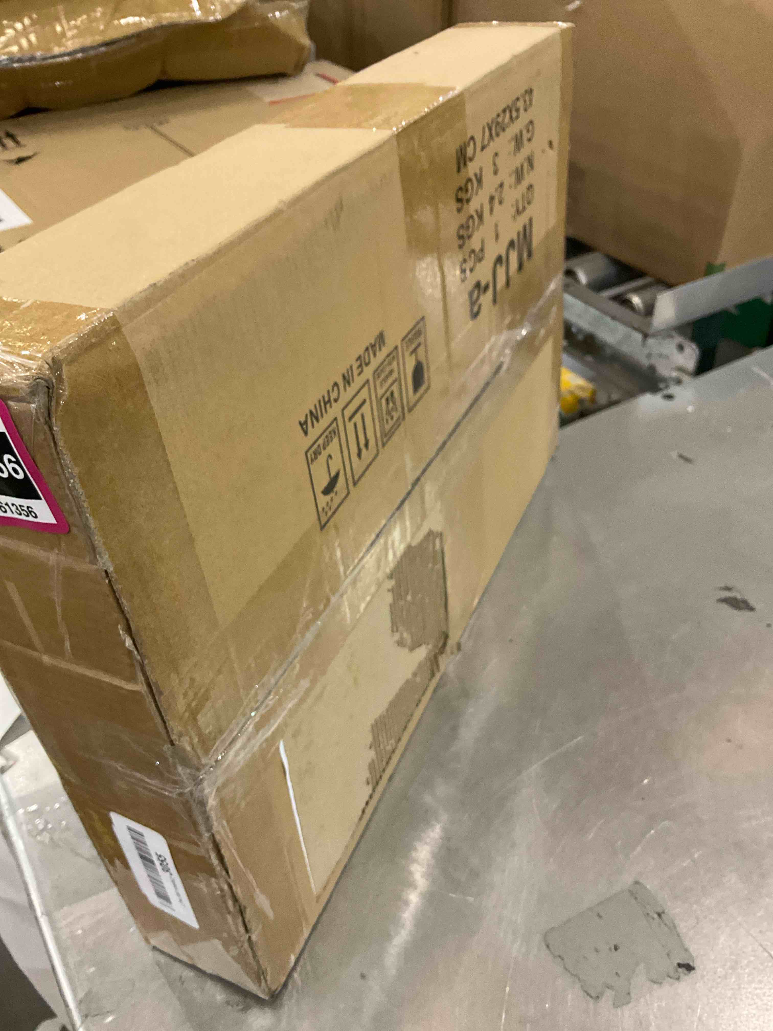 https://s3.amazonaws.com/lotting-images-prod/BargainHunt/EXS01061356_1707420680238.jpeg