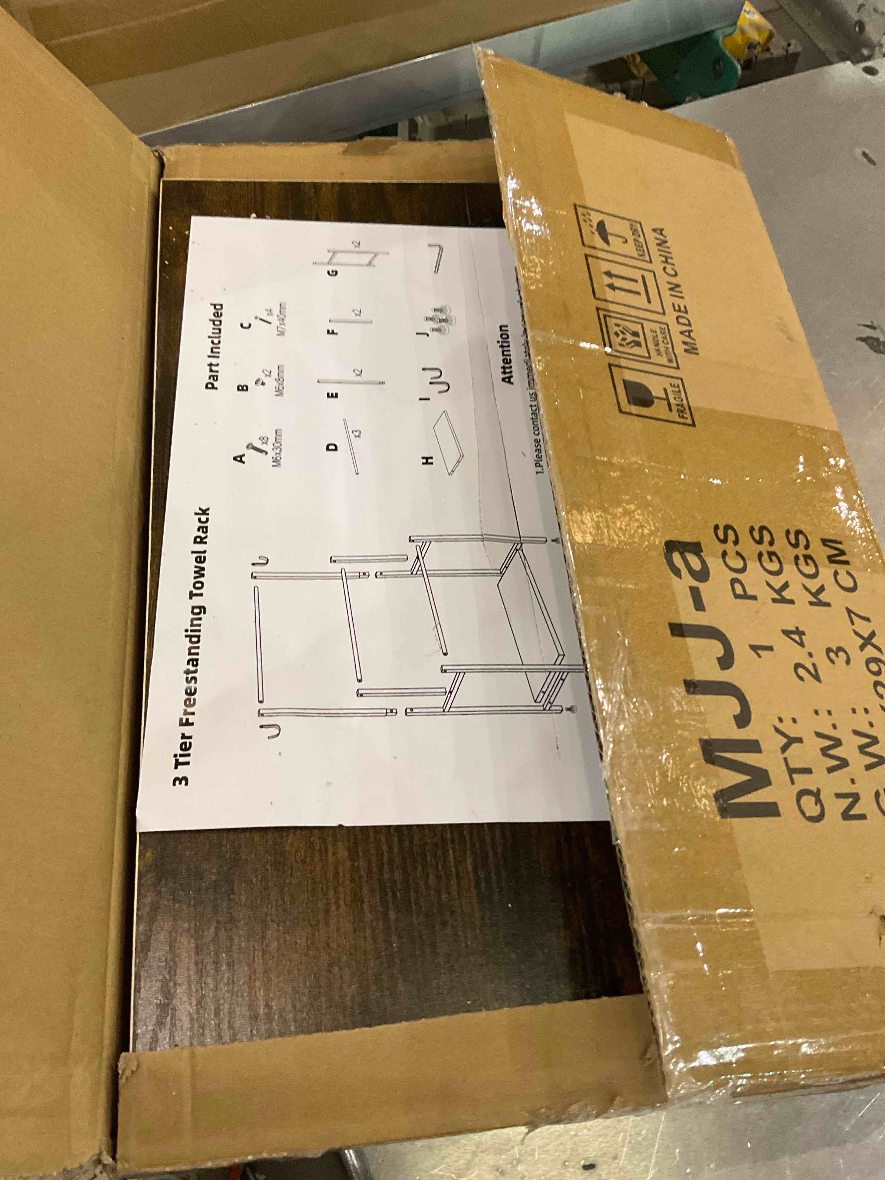 https://s3.amazonaws.com/lotting-images-prod/BargainHunt/EXS01061356_1707420699954.jpeg