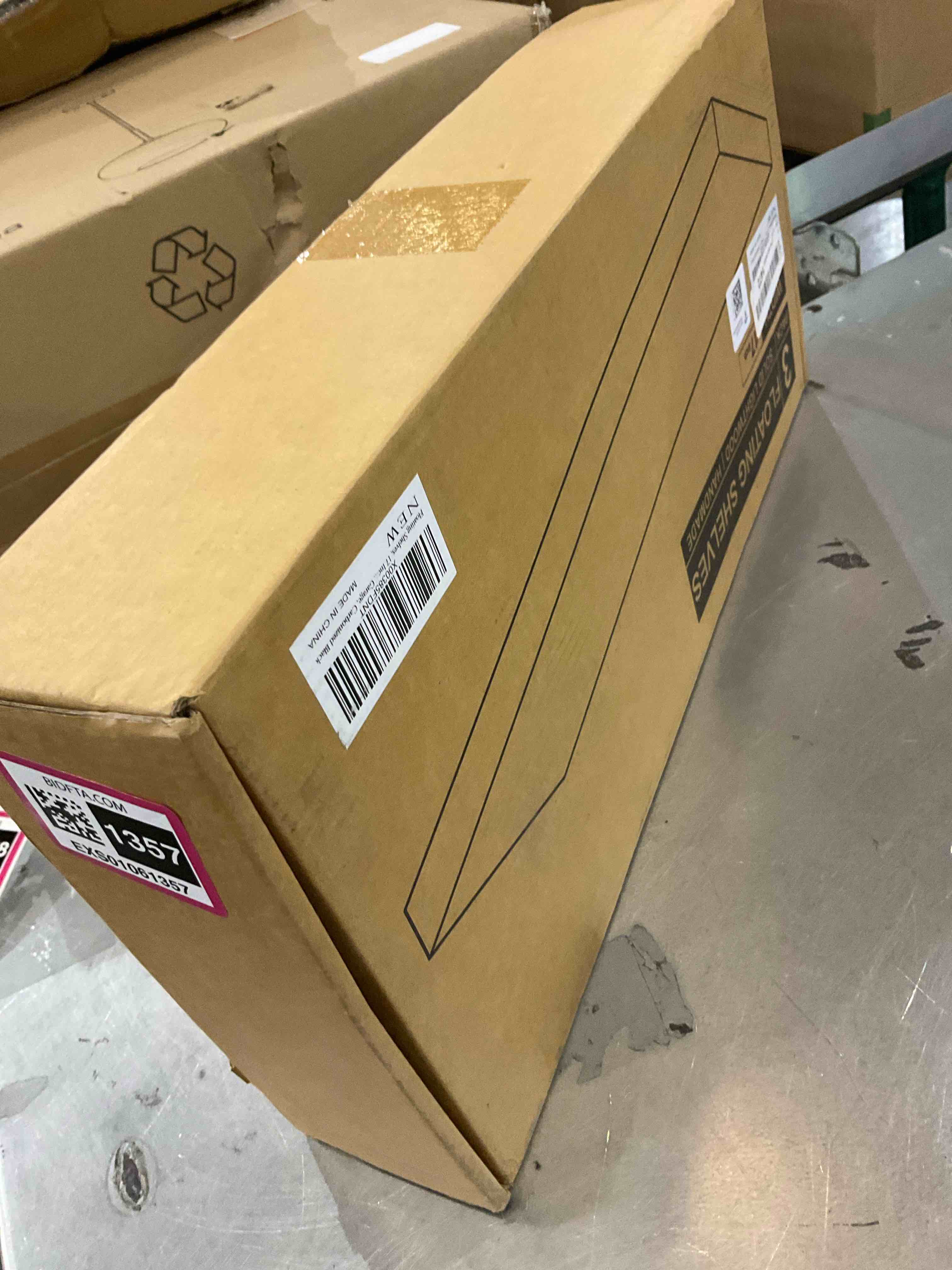 https://s3.amazonaws.com/lotting-images-prod/BargainHunt/EXS01061357_1707420752472.jpeg