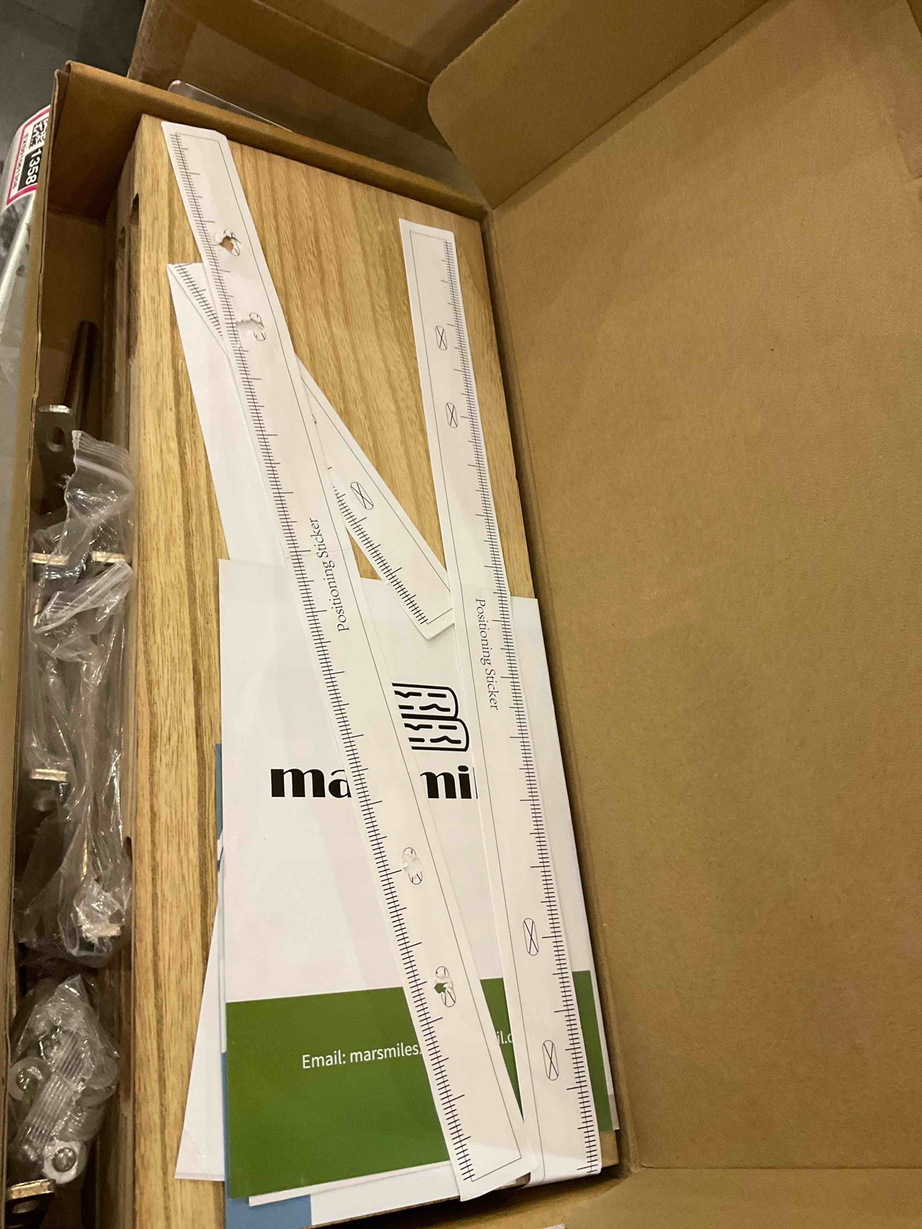 https://s3.amazonaws.com/lotting-images-prod/BargainHunt/EXS01061357_1707420760984.jpeg