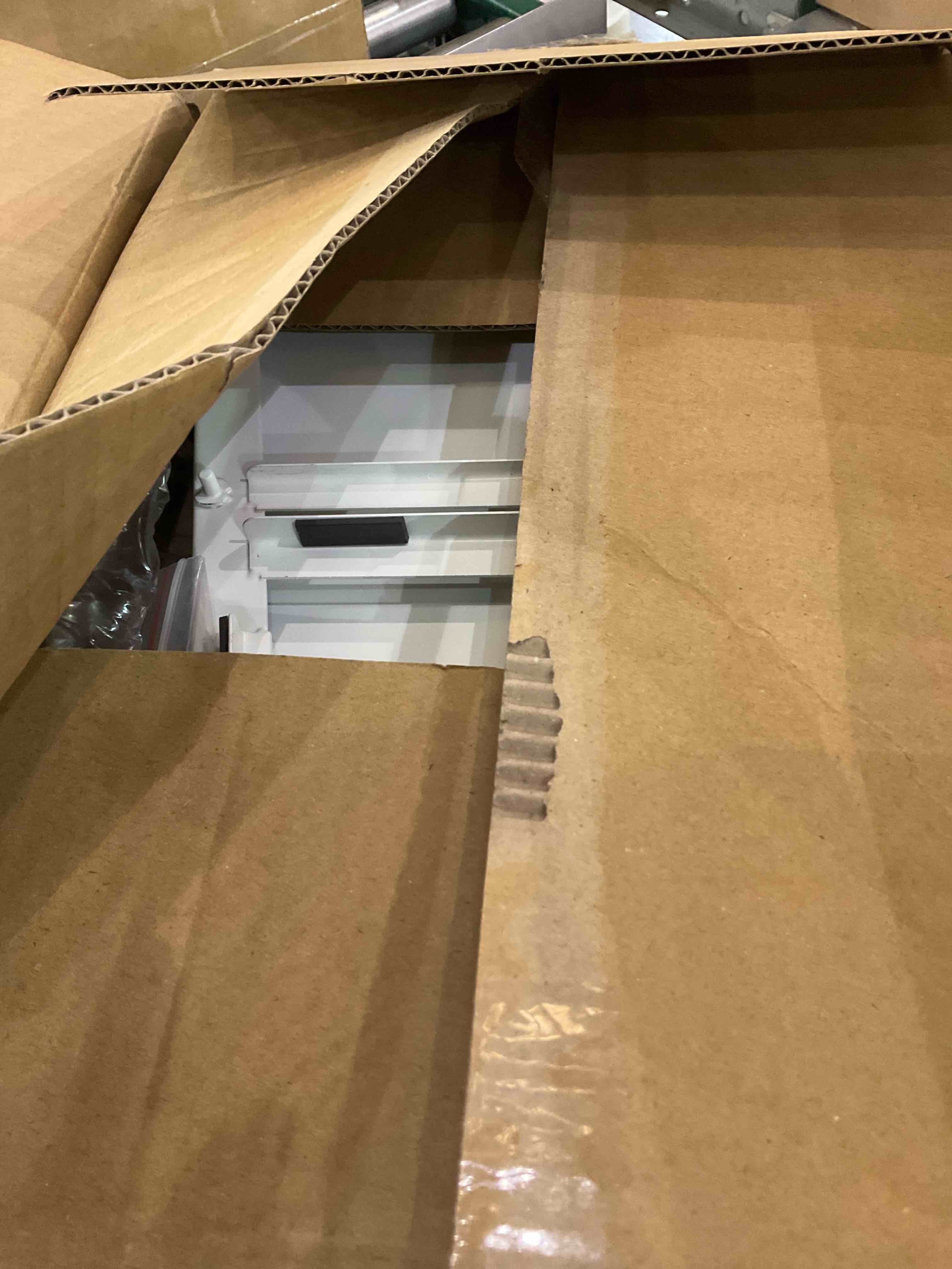 https://s3.amazonaws.com/lotting-images-prod/BargainHunt/EXS01061360_1707421036090.jpeg