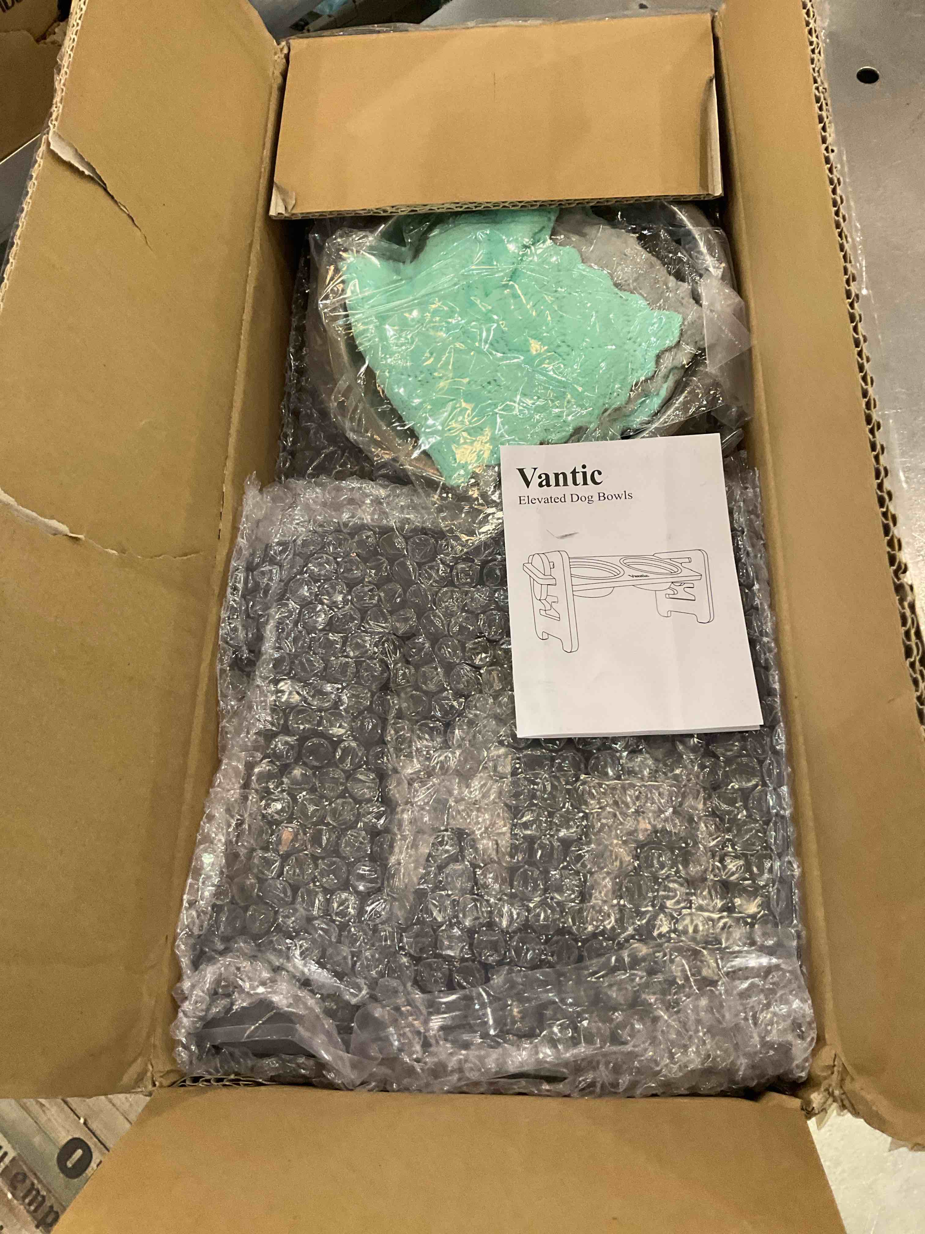 https://s3.amazonaws.com/lotting-images-prod/BargainHunt/EXS01061366_1707421675454.jpeg