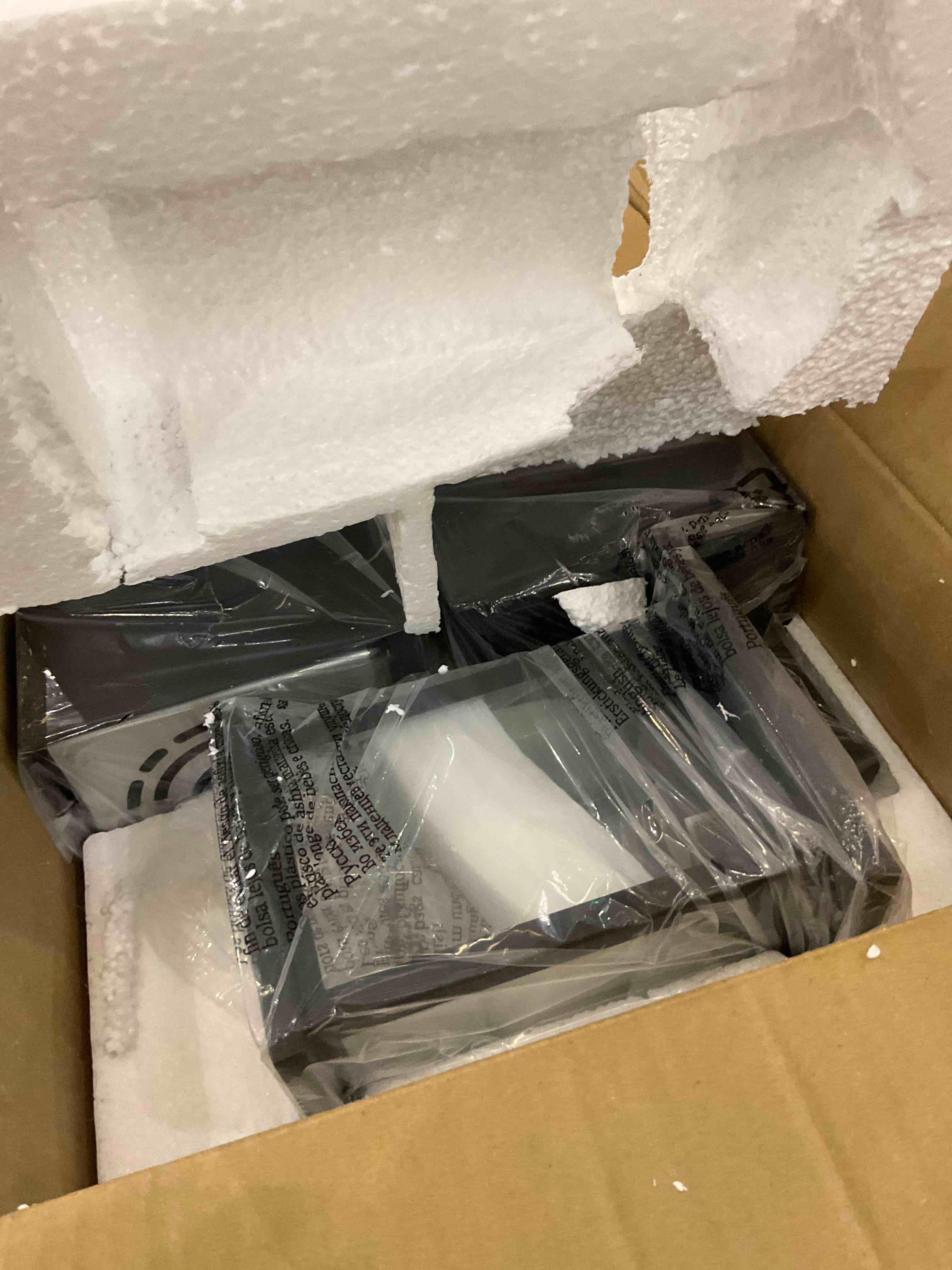 https://s3.amazonaws.com/lotting-images-prod/BargainHunt/EXS01061370_1707422050575.jpeg
