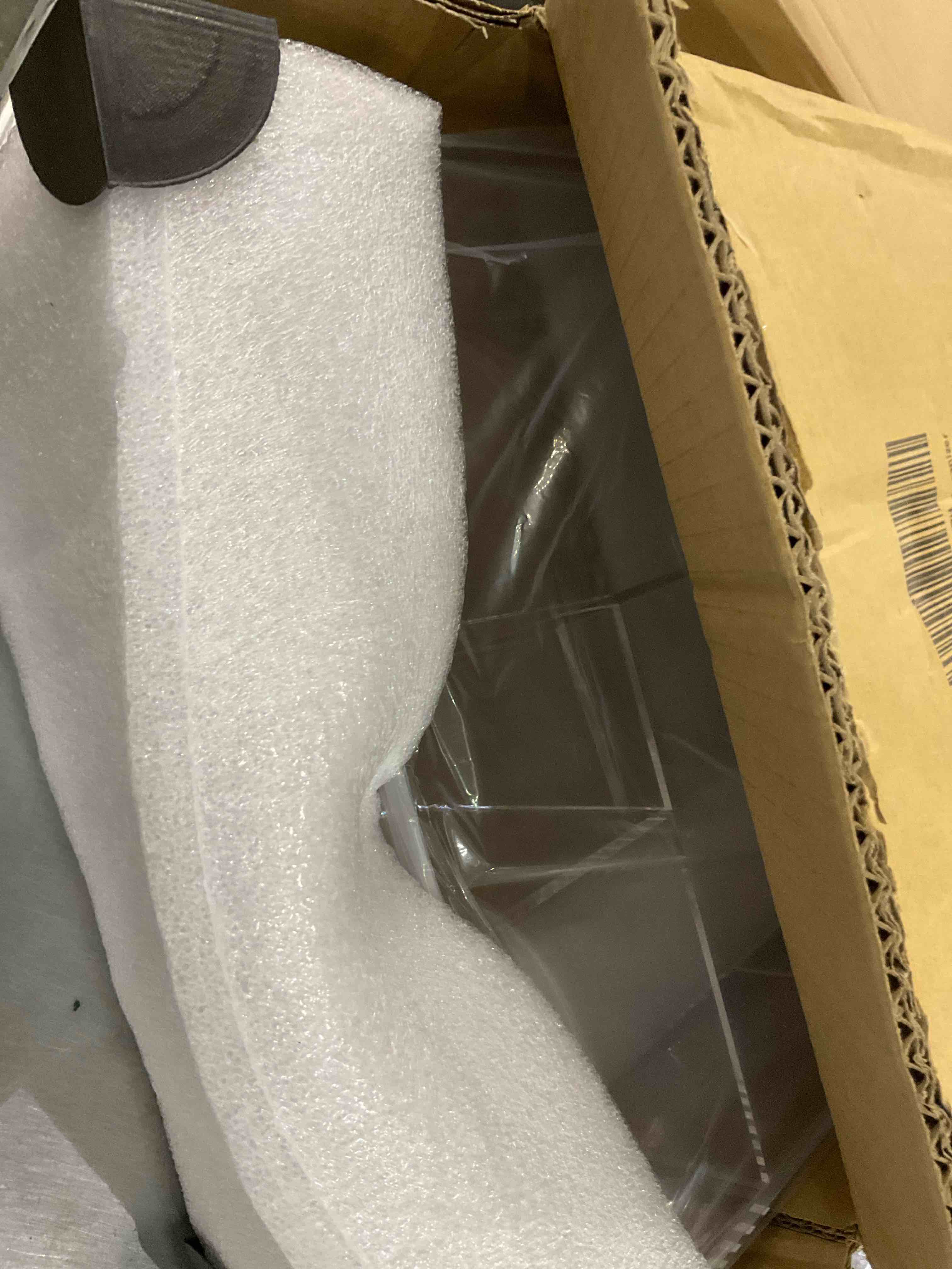 https://s3.amazonaws.com/lotting-images-prod/BargainHunt/EXS01061449_1707504656041.jpeg