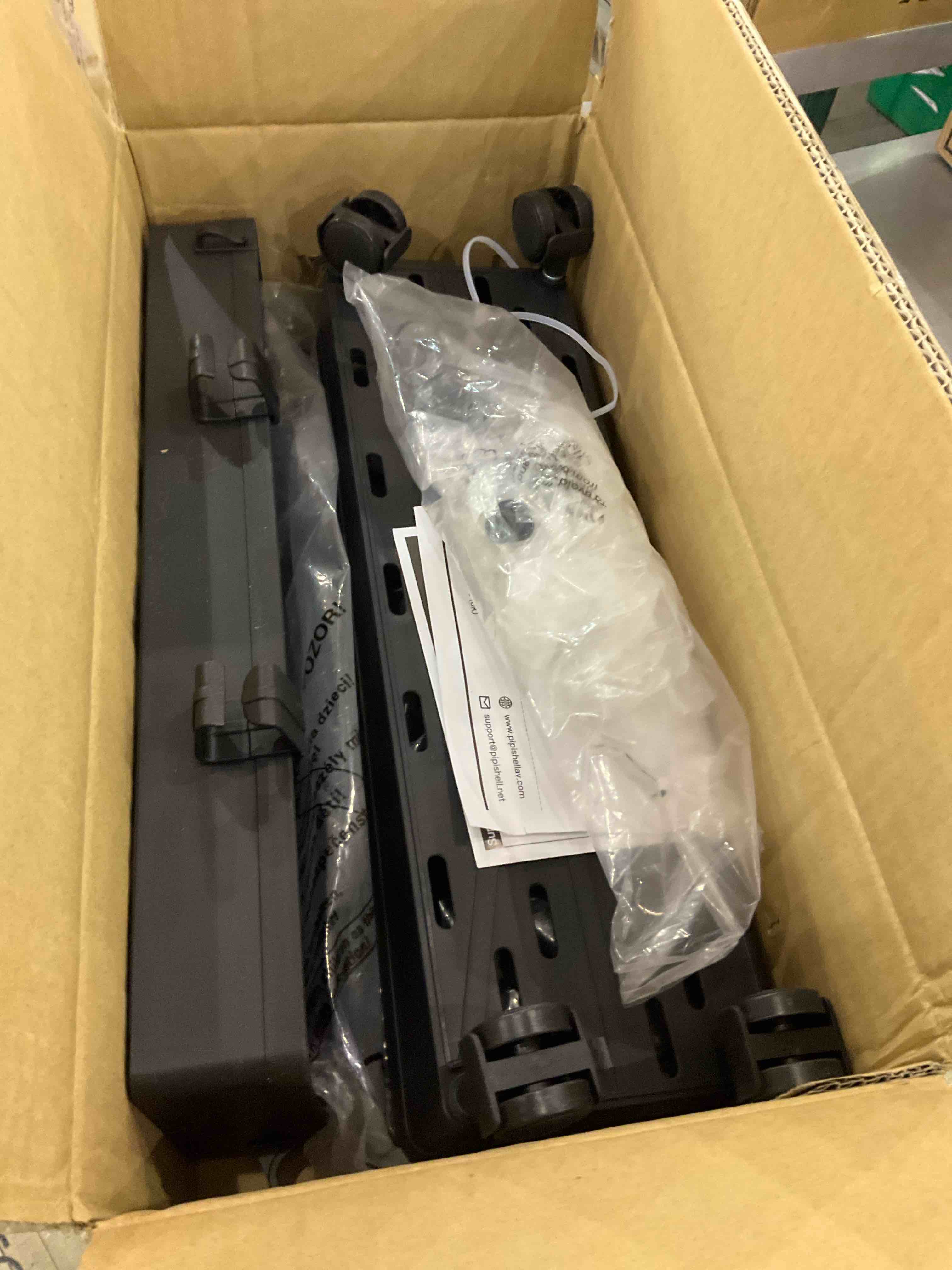 https://s3.amazonaws.com/lotting-images-prod/BargainHunt/EXS01061455_1707506737122.jpeg
