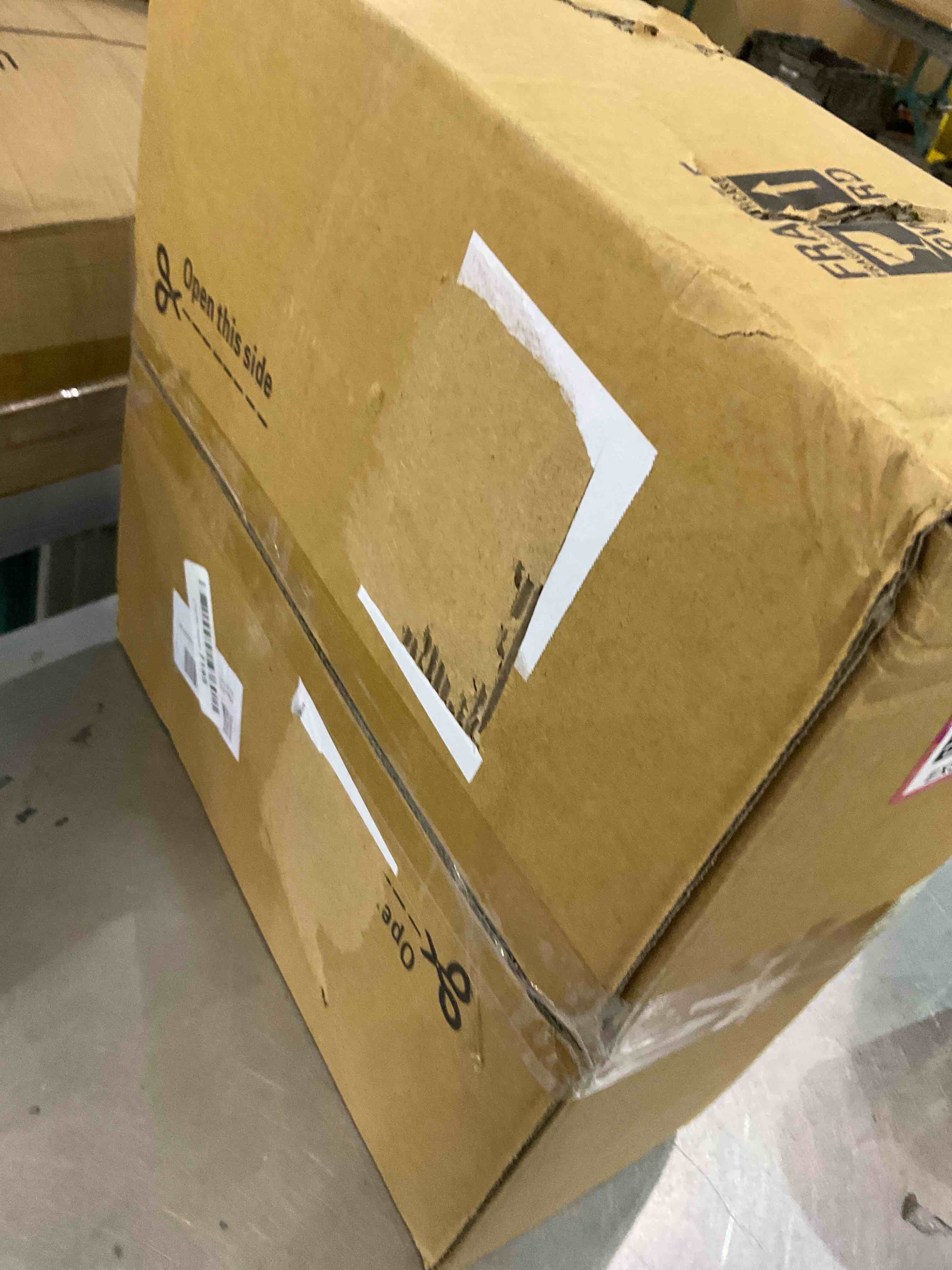 https://s3.amazonaws.com/lotting-images-prod/BargainHunt/EXS01061472_1707508100834.jpeg