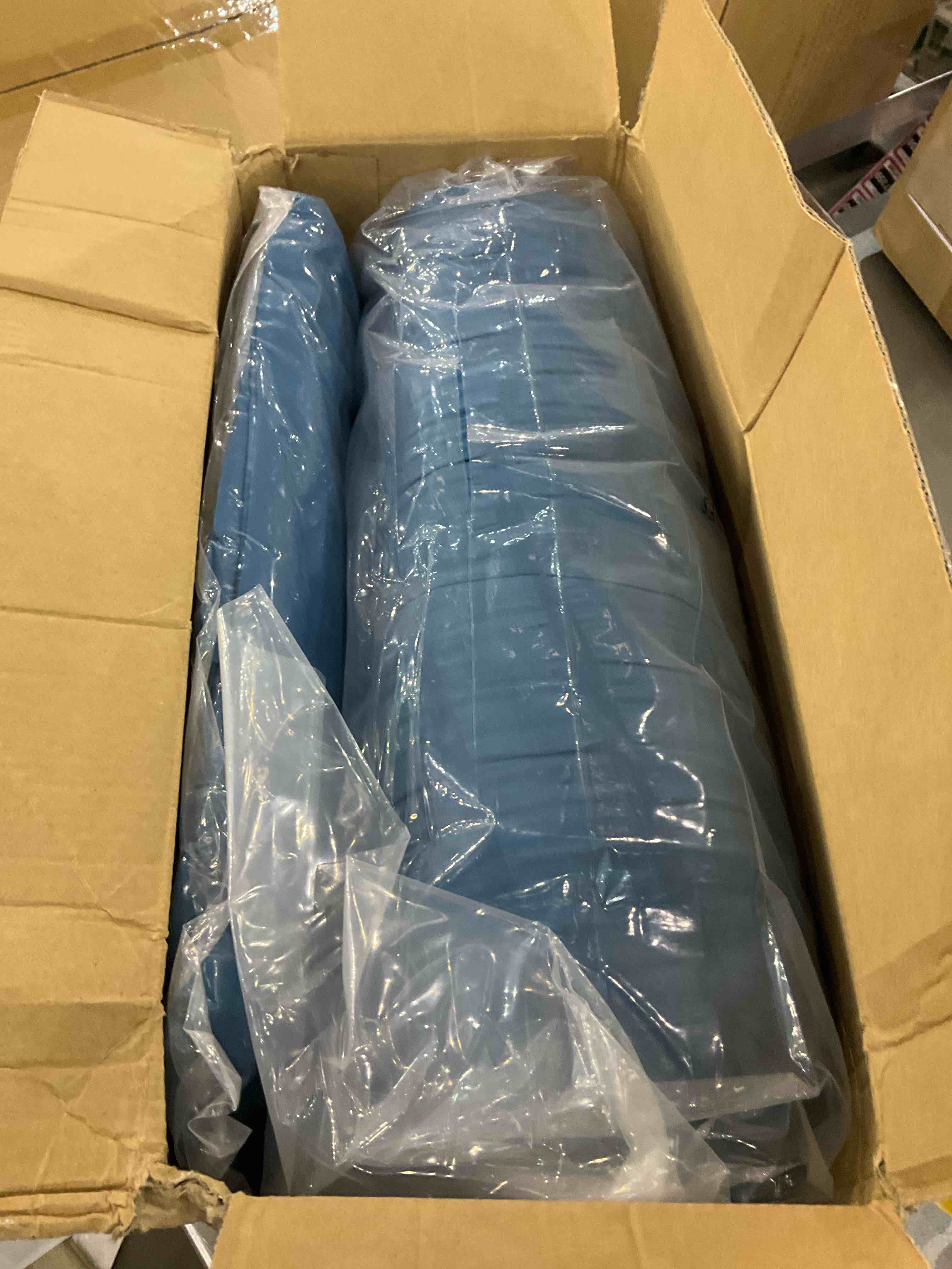 https://s3.amazonaws.com/lotting-images-prod/BargainHunt/EXS01061474_1707508258770.jpeg