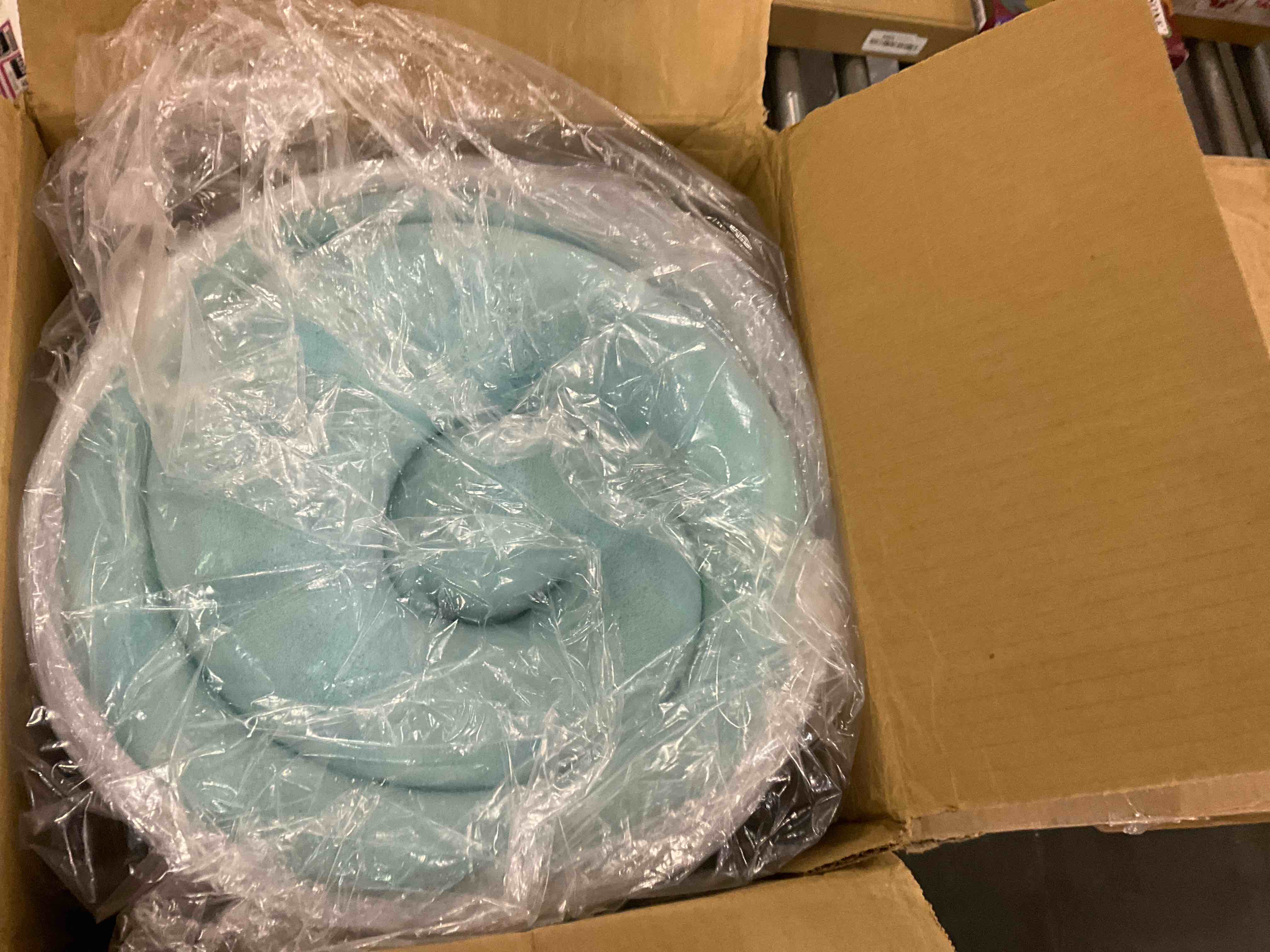 https://s3.amazonaws.com/lotting-images-prod/BargainHunt/EXS01061594_1707400140937.jpeg