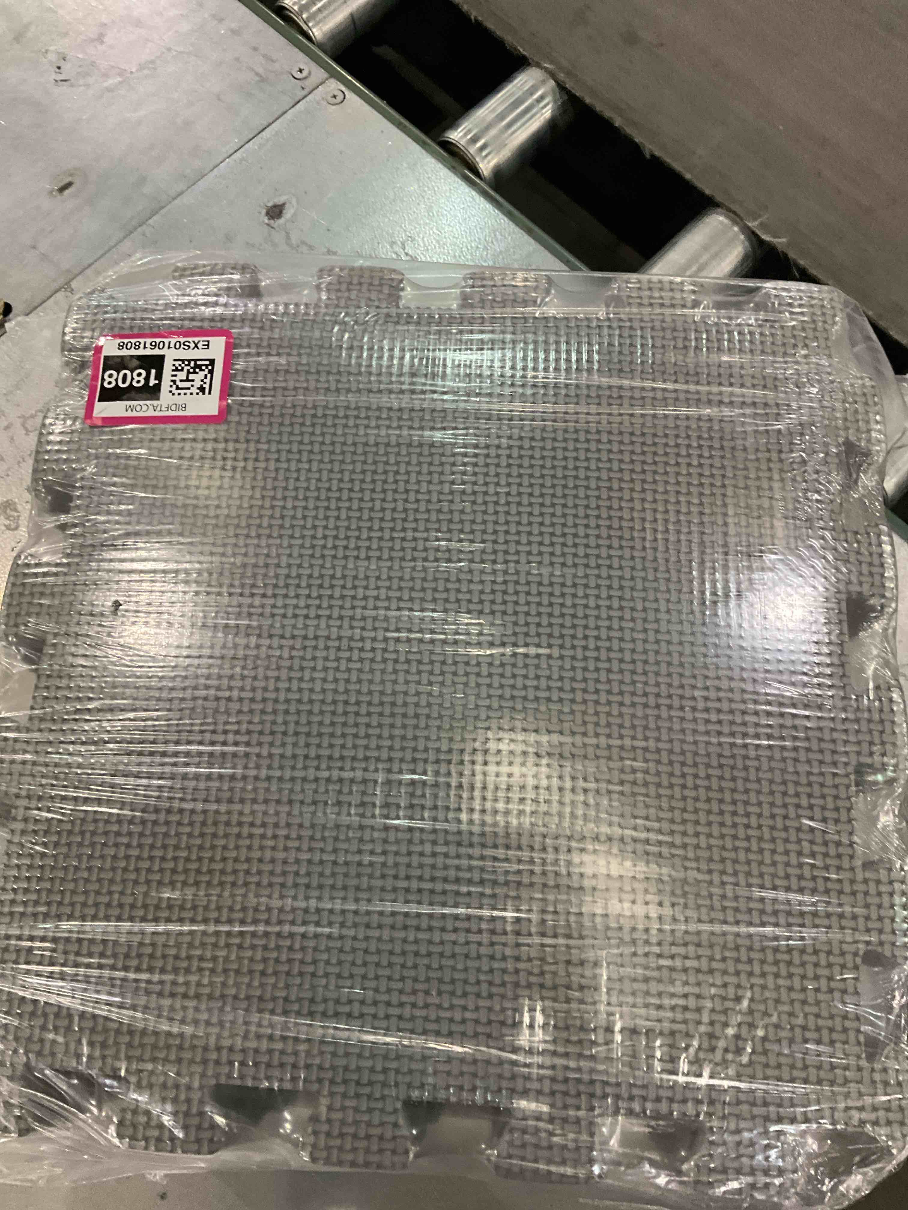 https://s3.amazonaws.com/lotting-images-prod/BargainHunt/EXS01061808_1707509444258.jpeg