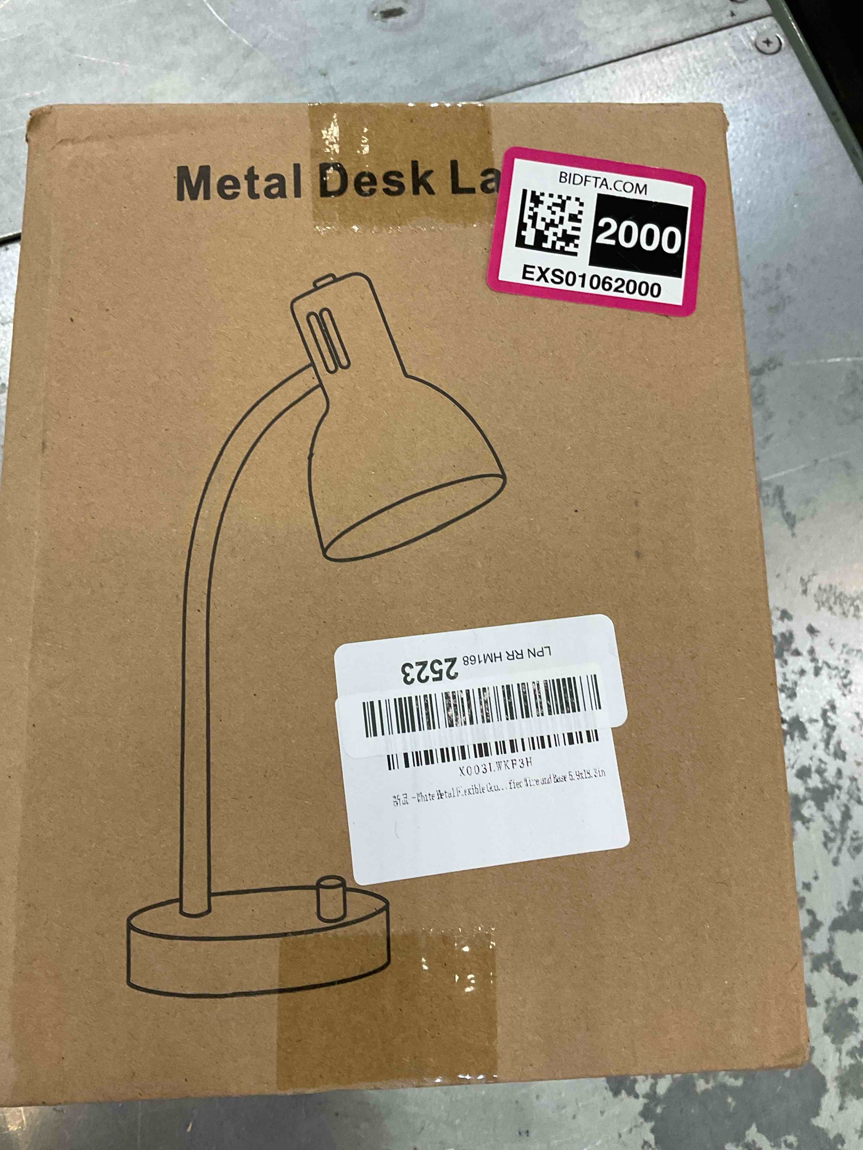 https://s3.amazonaws.com/lotting-images-prod/BargainHunt/EXS01062000_1707850155242.jpeg