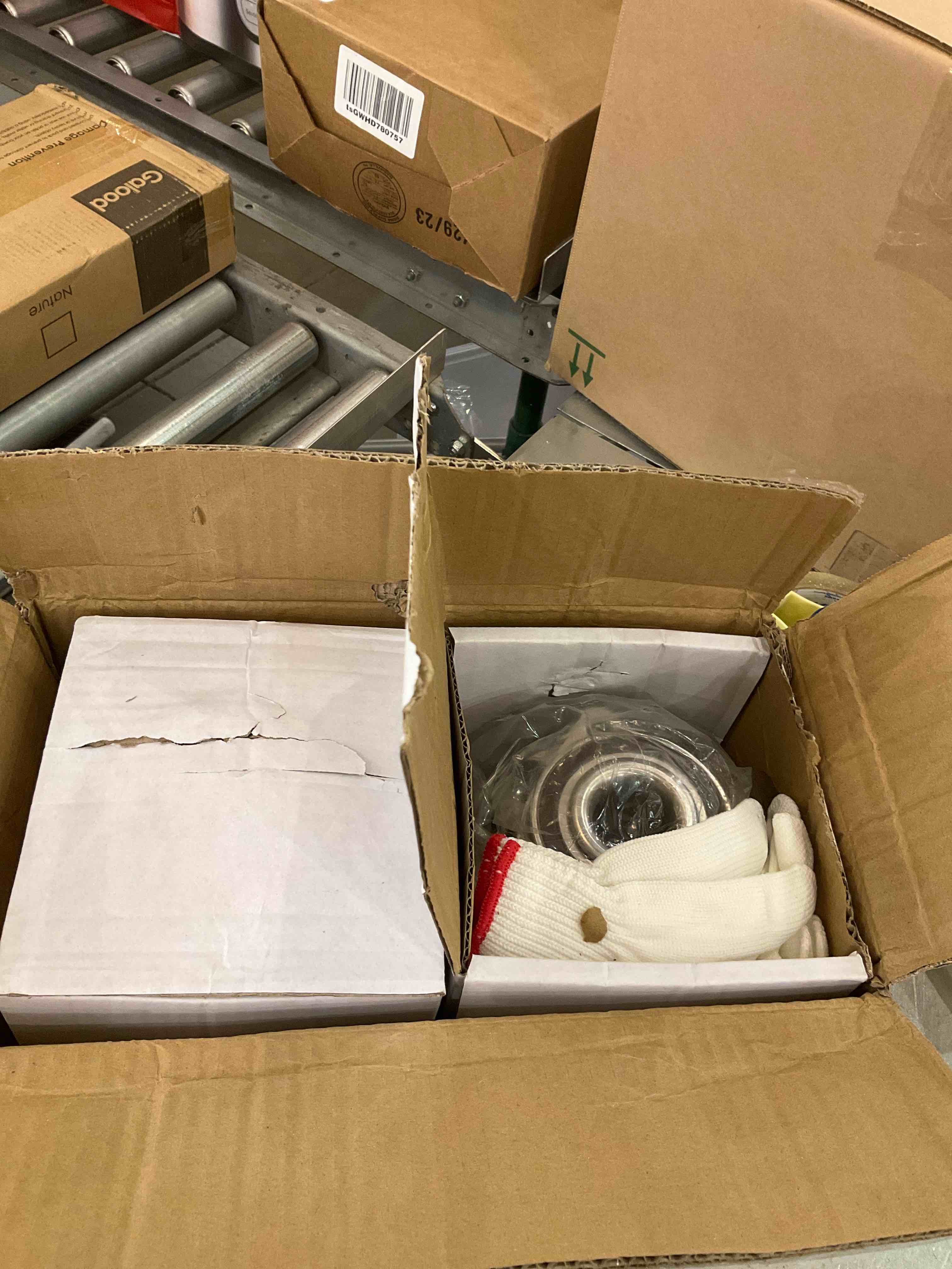 https://s3.amazonaws.com/lotting-images-prod/BargainHunt/EXS01062008_1707928844216.jpeg