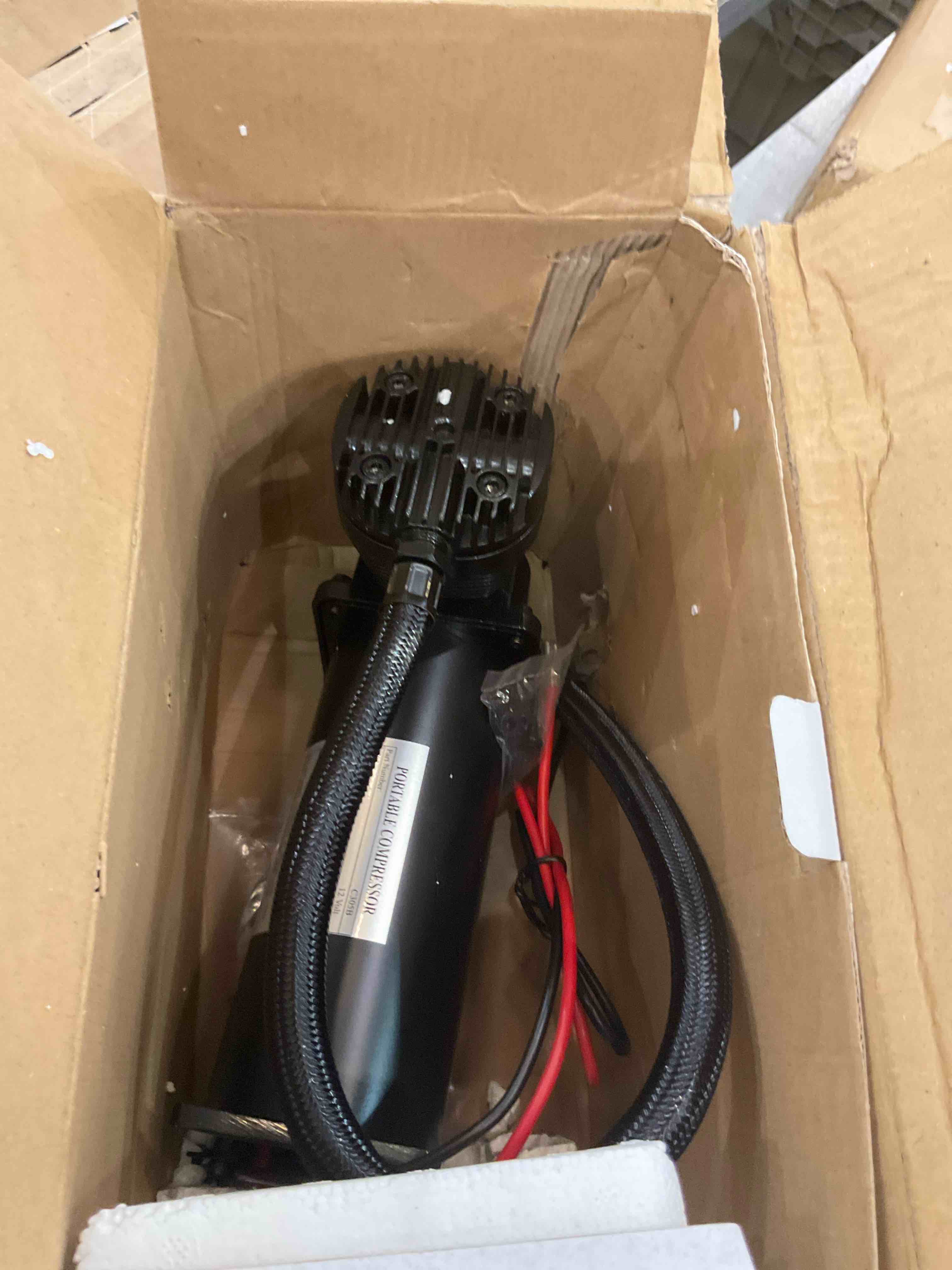 https://s3.amazonaws.com/lotting-images-prod/BargainHunt/EXS01062027_1707933526553.jpeg