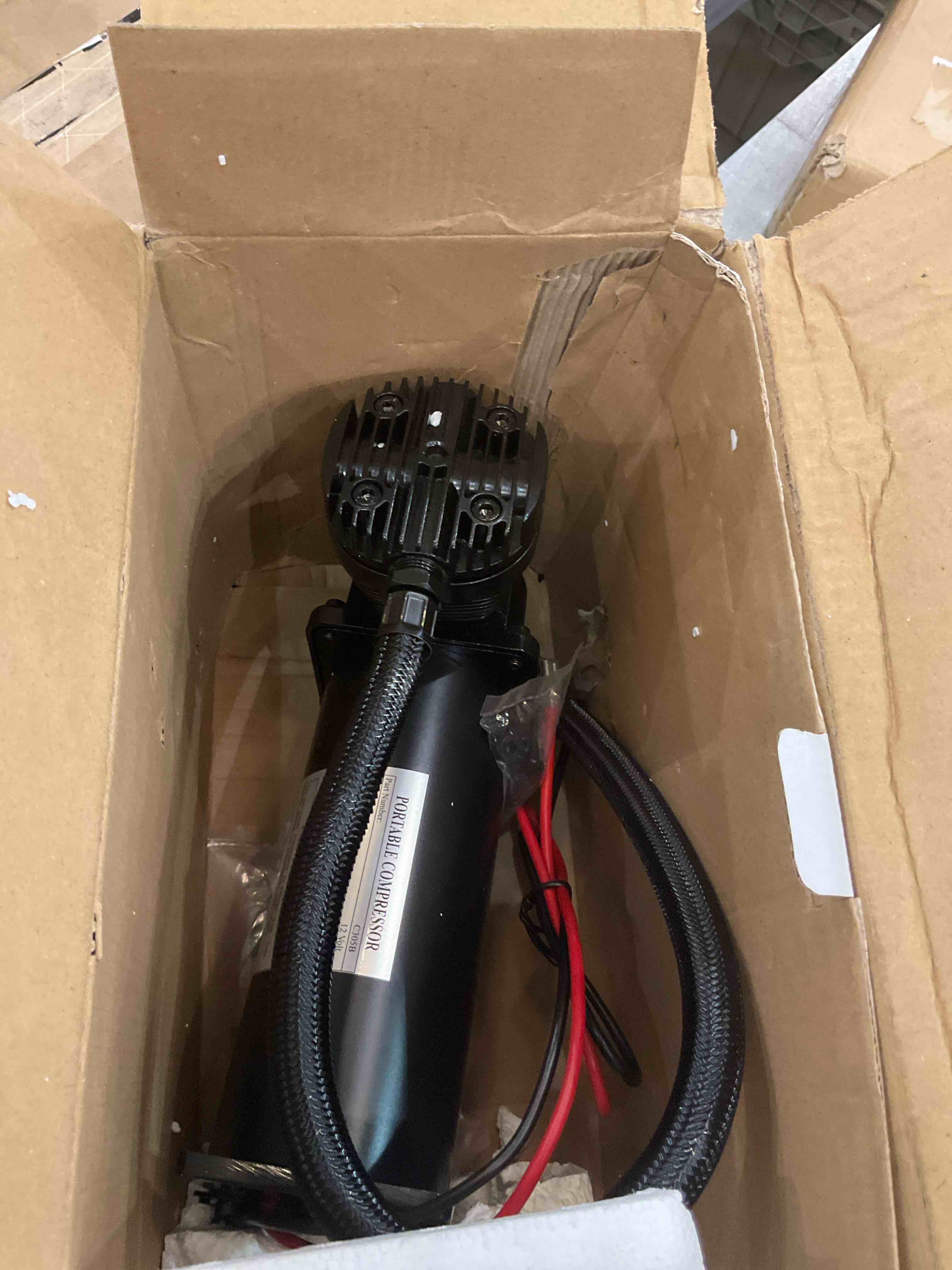 https://s3.amazonaws.com/lotting-images-prod/BargainHunt/EXS01062027_1707933527700.jpeg