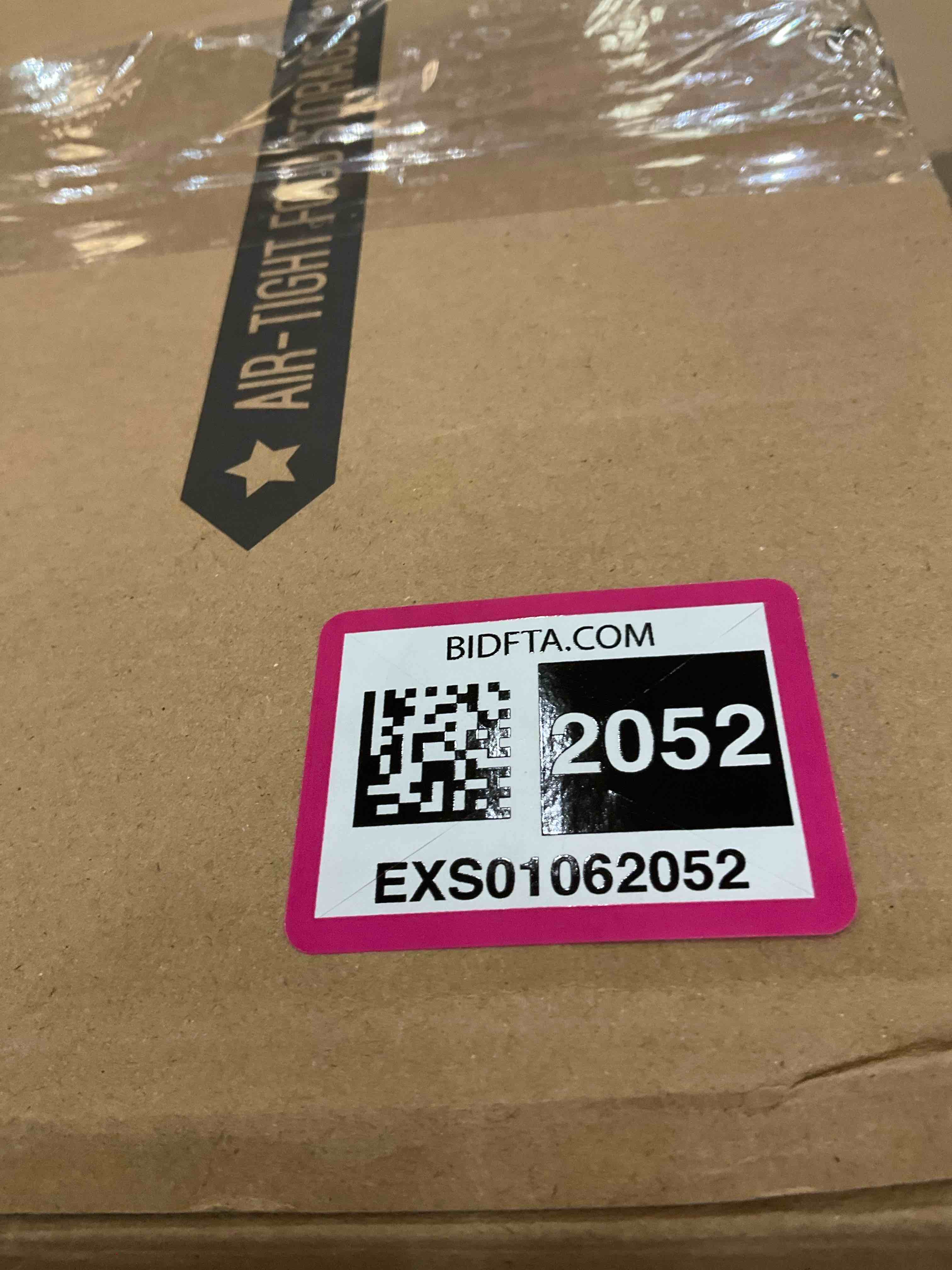 https://s3.amazonaws.com/lotting-images-prod/BargainHunt/EXS01062052_1707936905401.jpeg