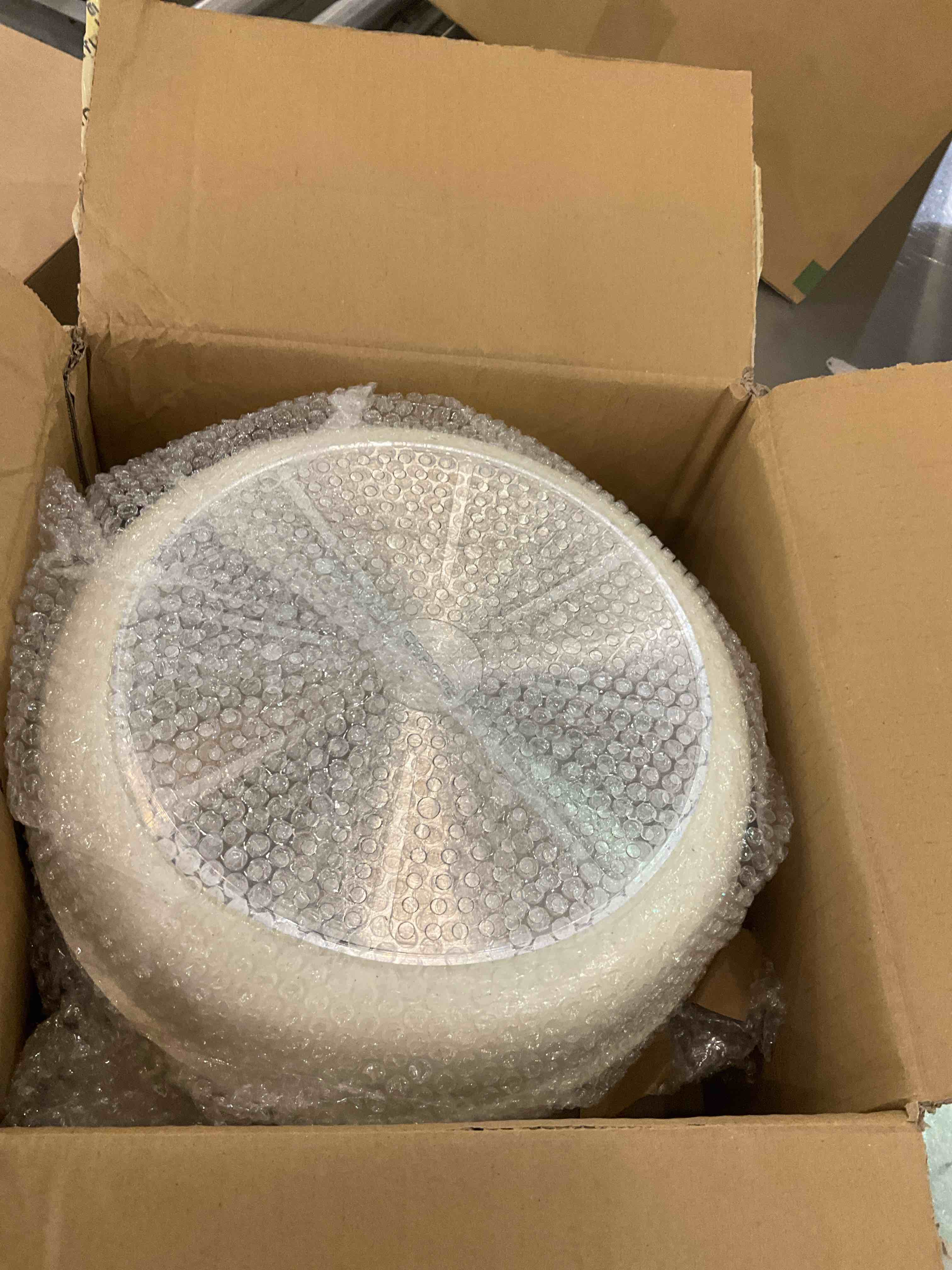 https://s3.amazonaws.com/lotting-images-prod/BargainHunt/EXS01062066_1707940860400.jpeg