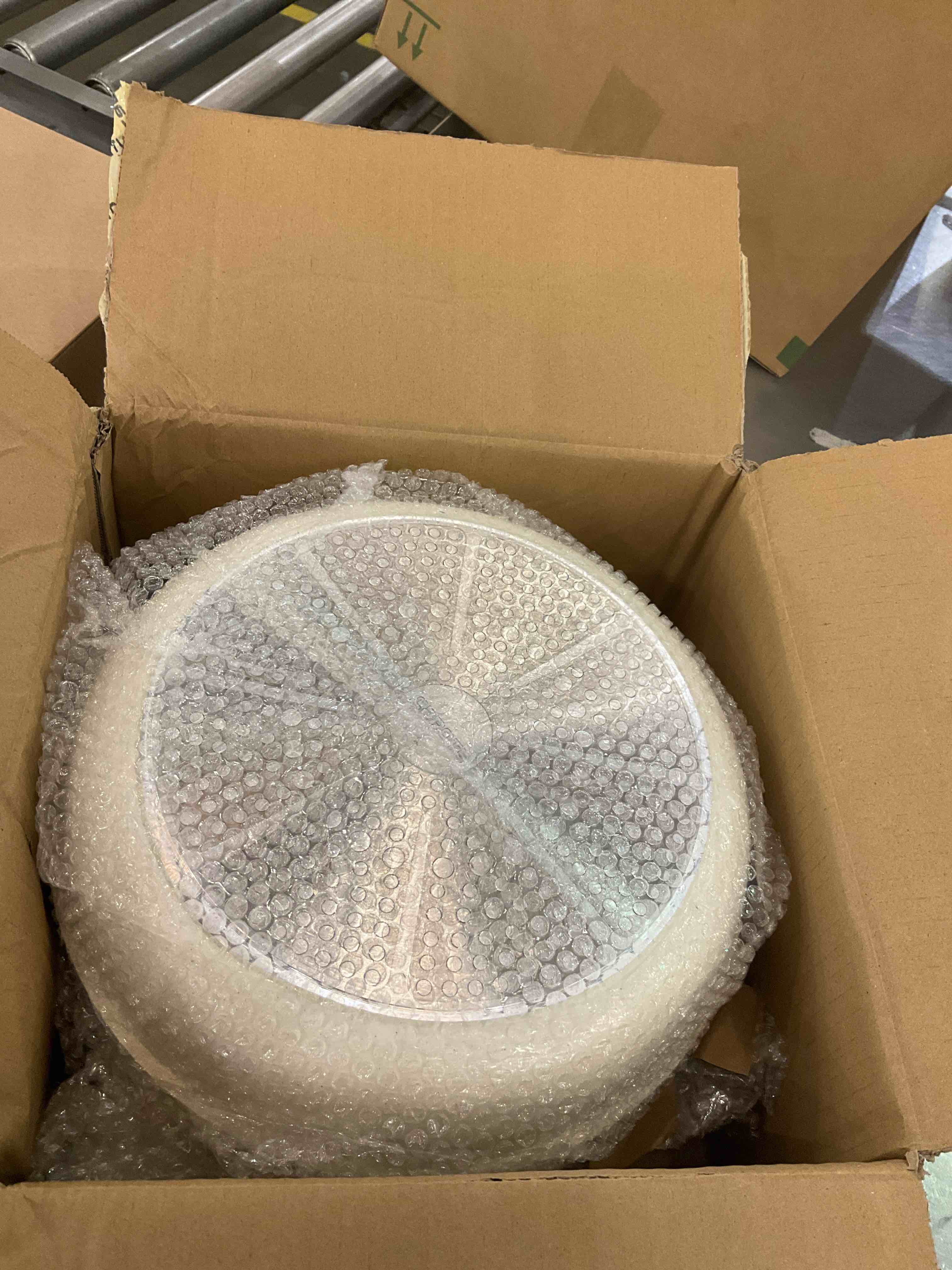 https://s3.amazonaws.com/lotting-images-prod/BargainHunt/EXS01062066_1707940861361.jpeg
