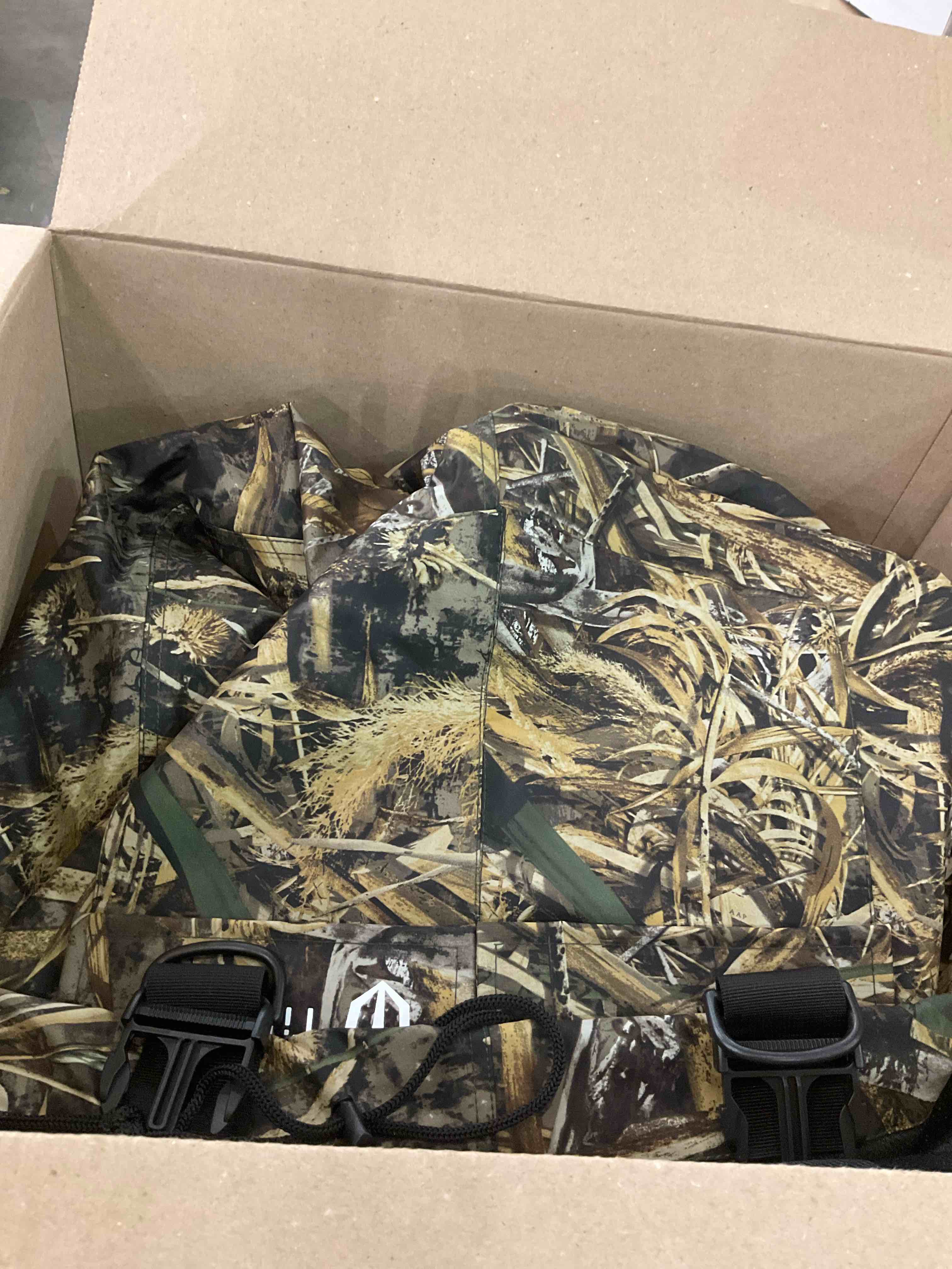 https://s3.amazonaws.com/lotting-images-prod/BargainHunt/EXS01062150_1708009938780.jpeg