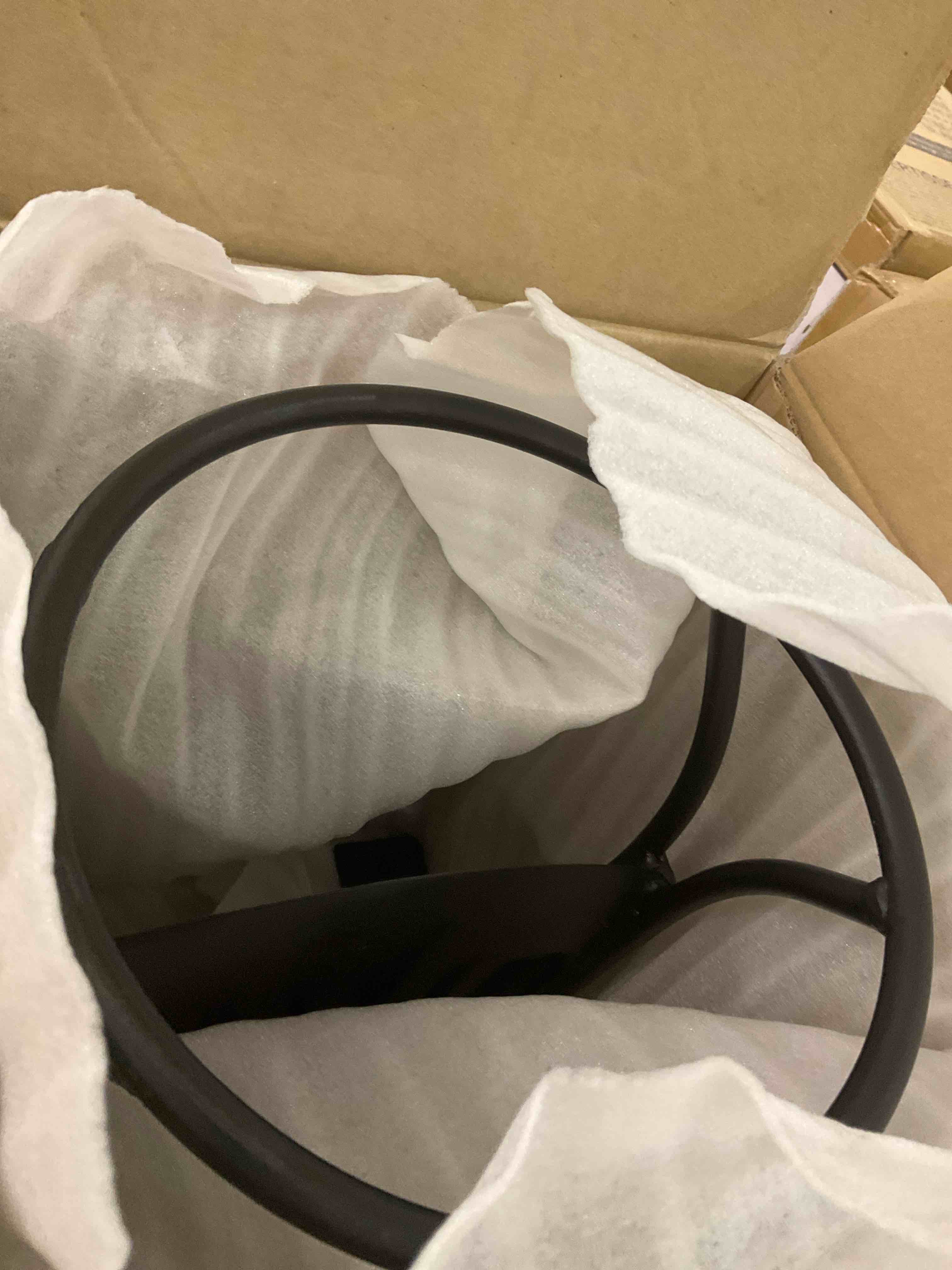 https://s3.amazonaws.com/lotting-images-prod/BargainHunt/EXS01062155_1708010696801.jpeg