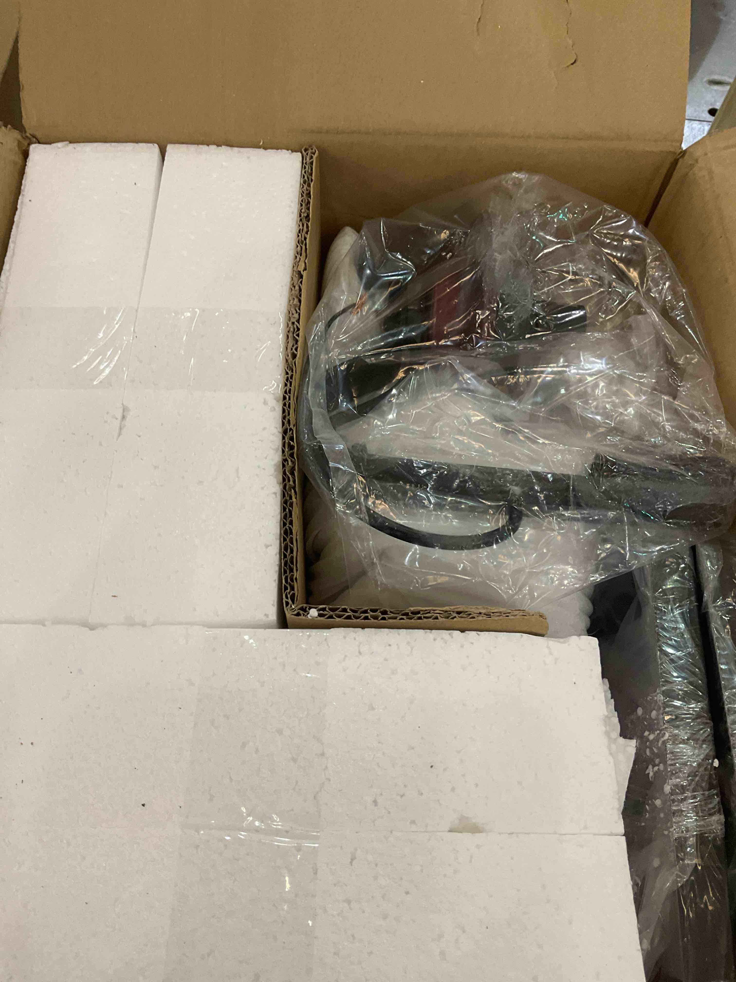 https://s3.amazonaws.com/lotting-images-prod/BargainHunt/EXS01062213_1708021477911.jpeg