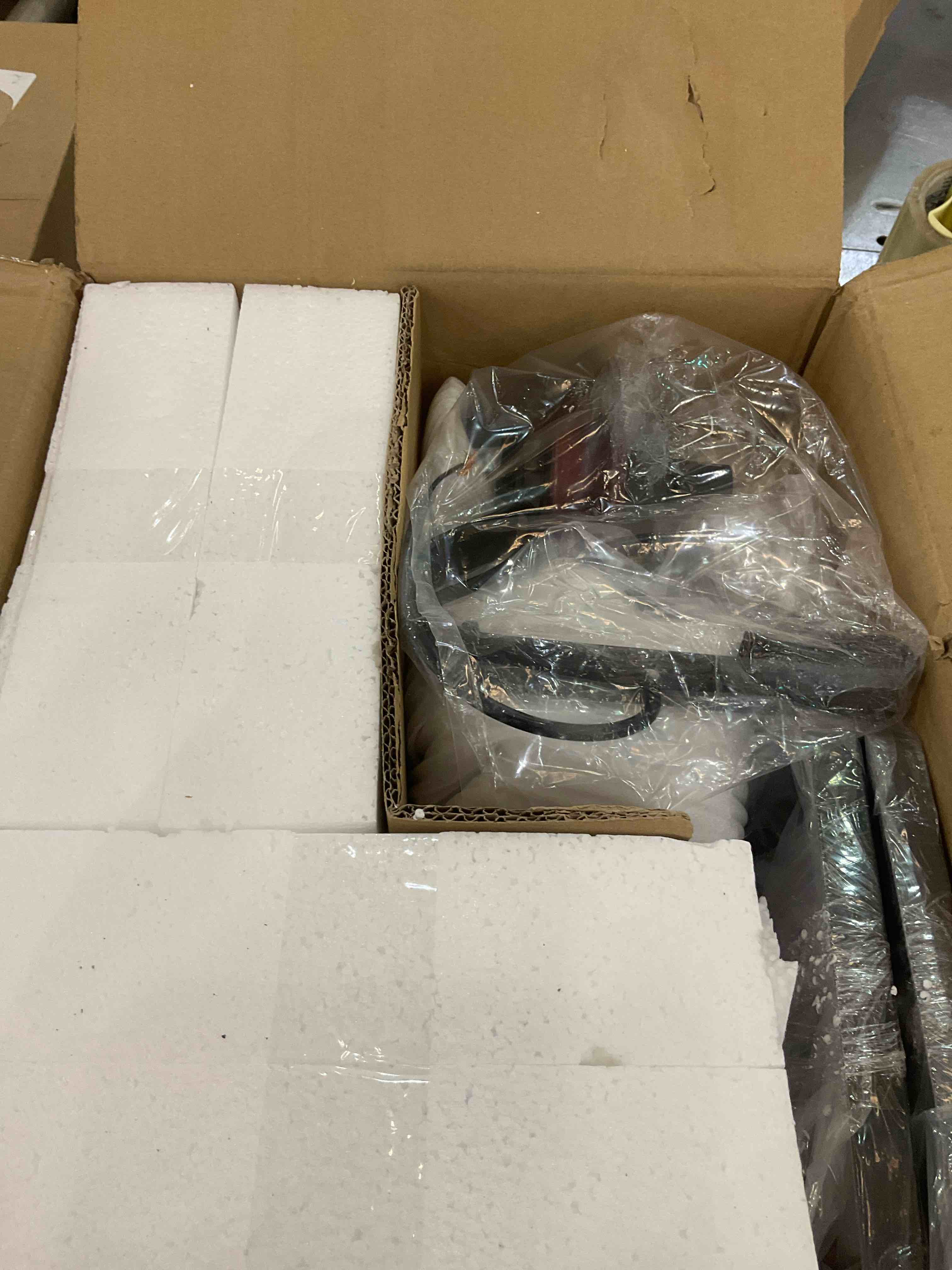 https://s3.amazonaws.com/lotting-images-prod/BargainHunt/EXS01062213_1708021478939.jpeg