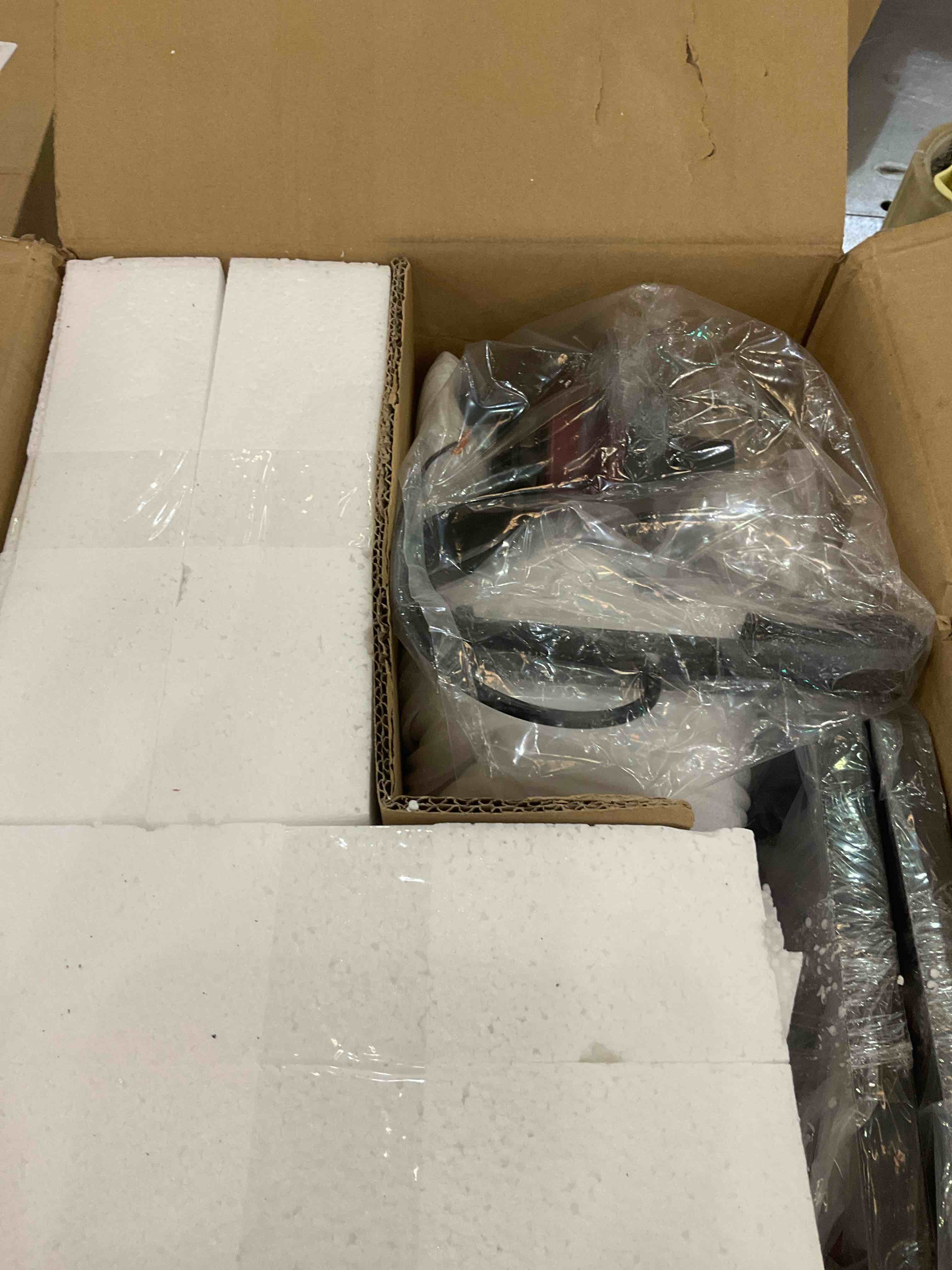 https://s3.amazonaws.com/lotting-images-prod/BargainHunt/EXS01062213_1708021479992.jpeg