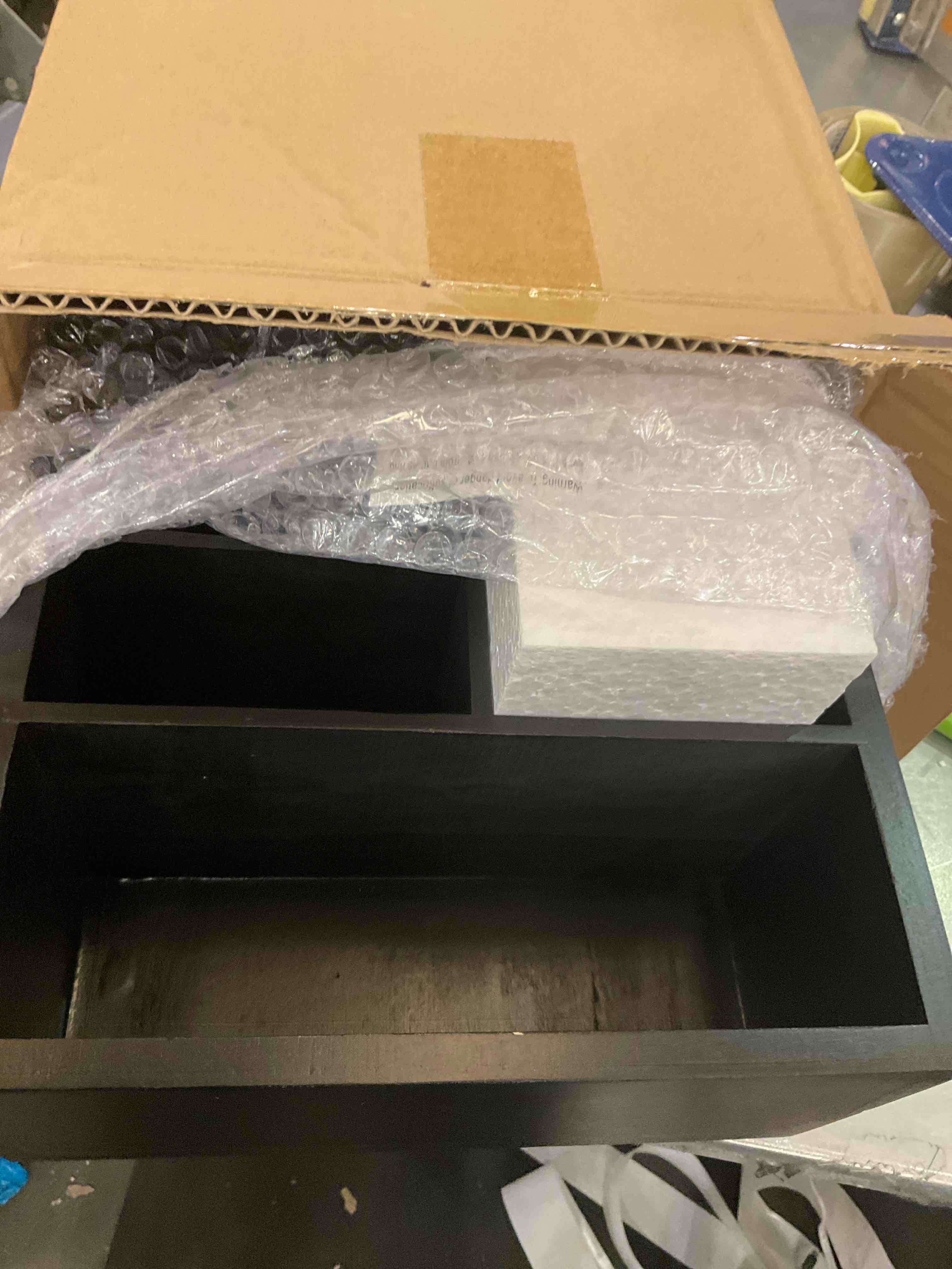 https://s3.amazonaws.com/lotting-images-prod/BargainHunt/EXS01062214_1708021573708.jpeg