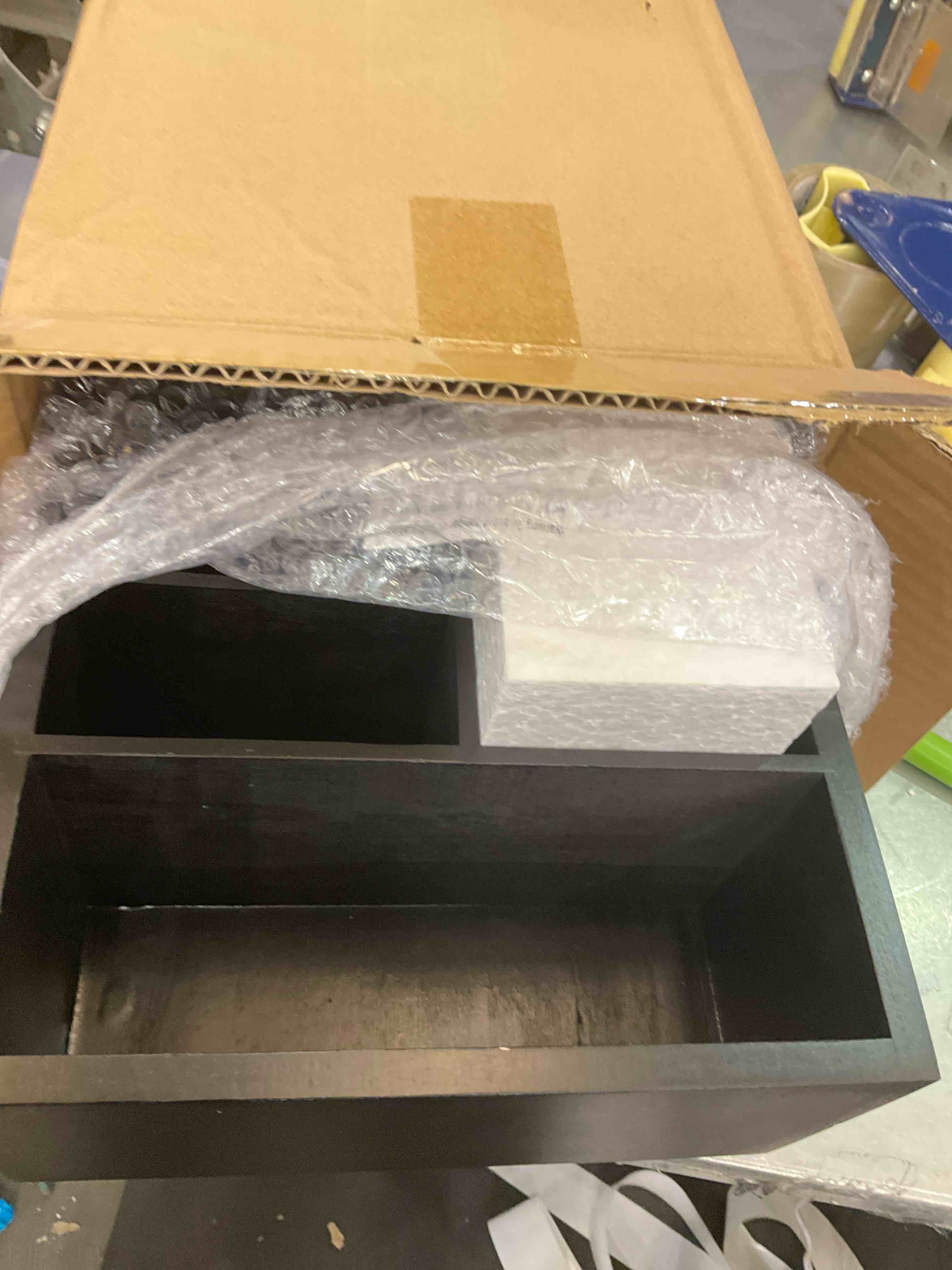 https://s3.amazonaws.com/lotting-images-prod/BargainHunt/EXS01062214_1708021575298.jpeg