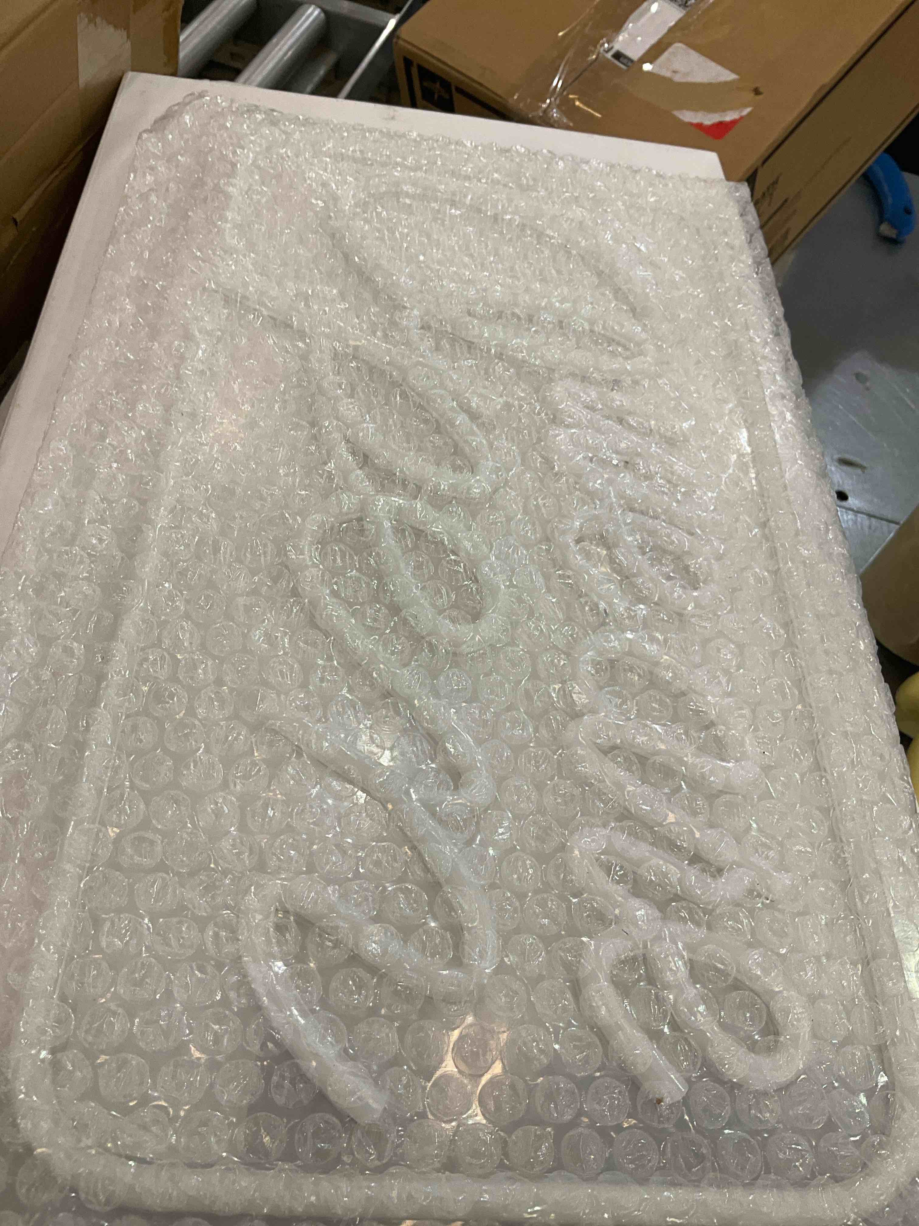 https://s3.amazonaws.com/lotting-images-prod/BargainHunt/EXS01062215_1708021709053.jpeg