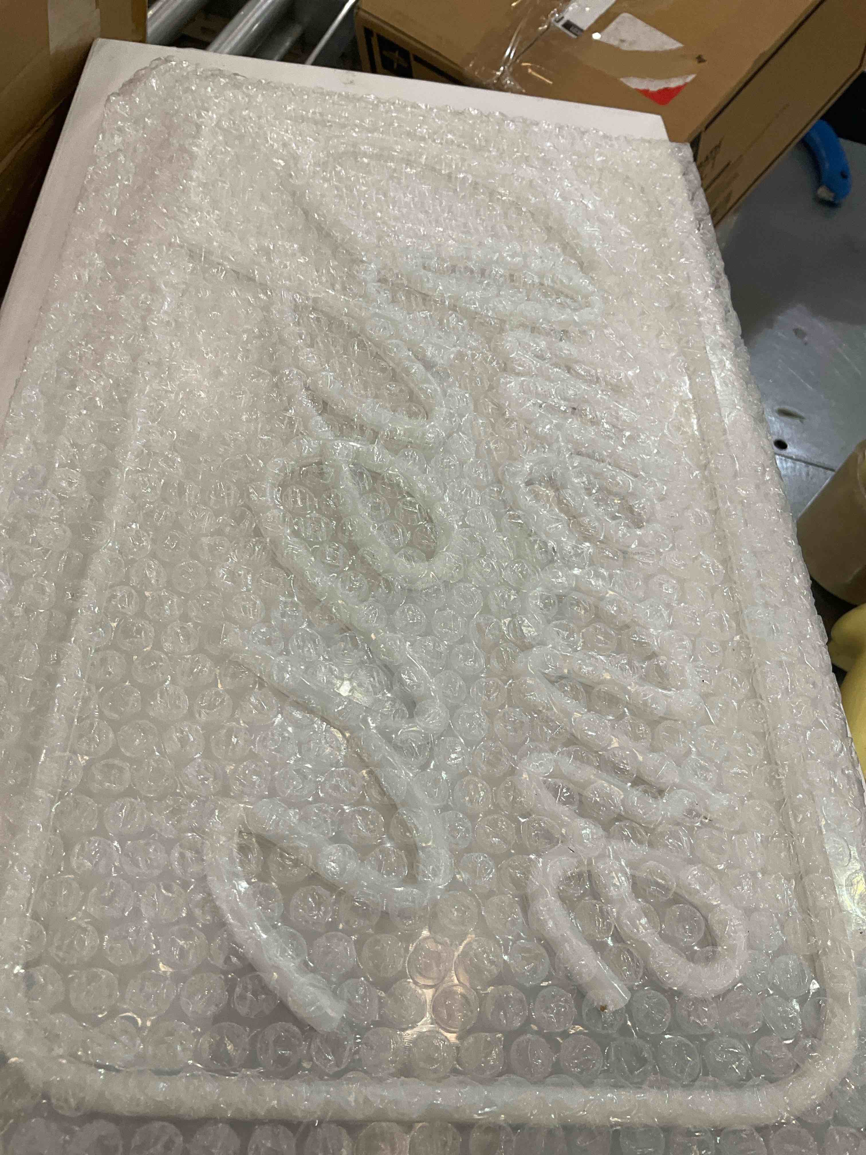 https://s3.amazonaws.com/lotting-images-prod/BargainHunt/EXS01062215_1708021710121.jpeg