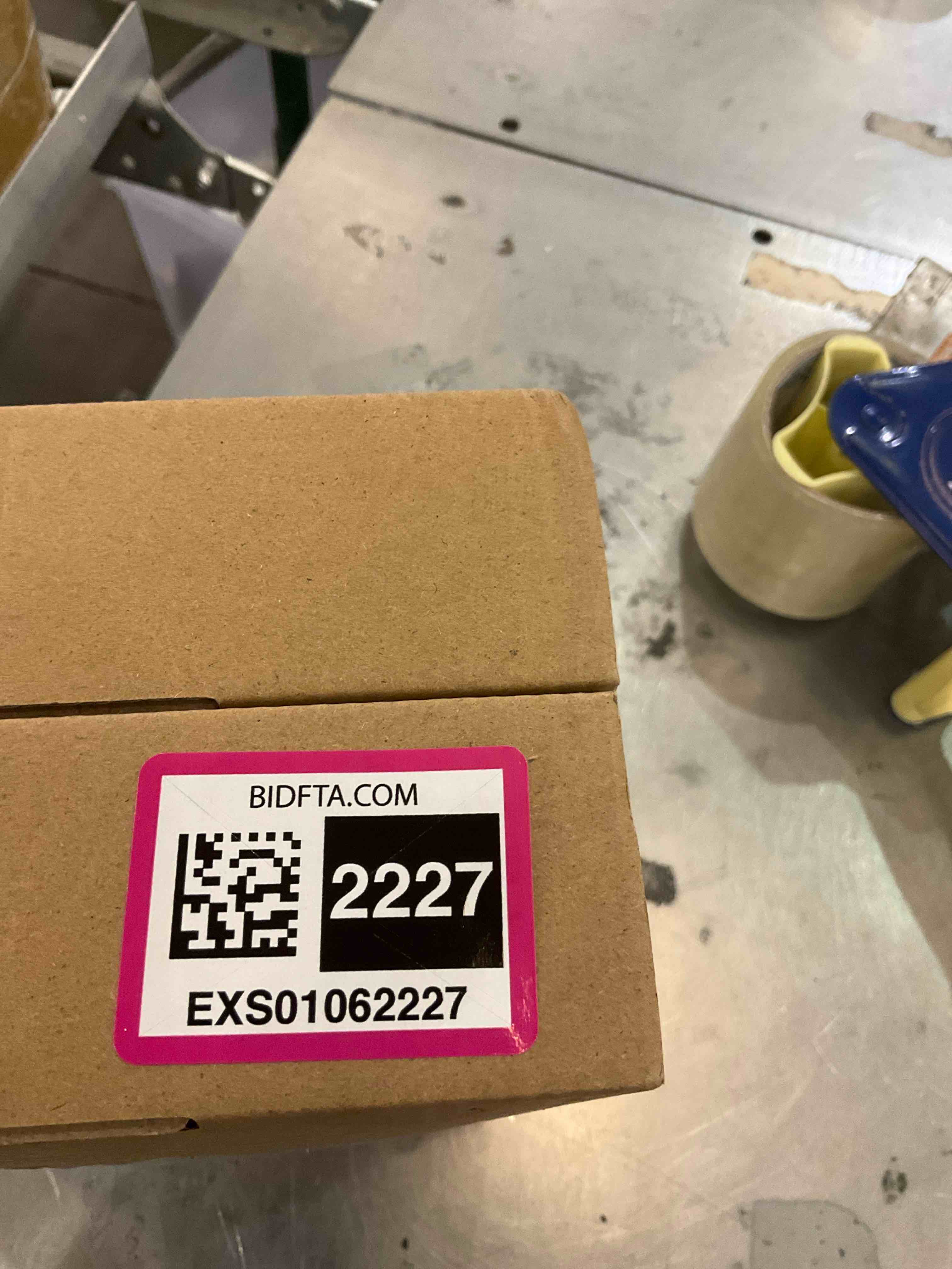 https://s3.amazonaws.com/lotting-images-prod/BargainHunt/EXS01062227_1708023063127.jpeg