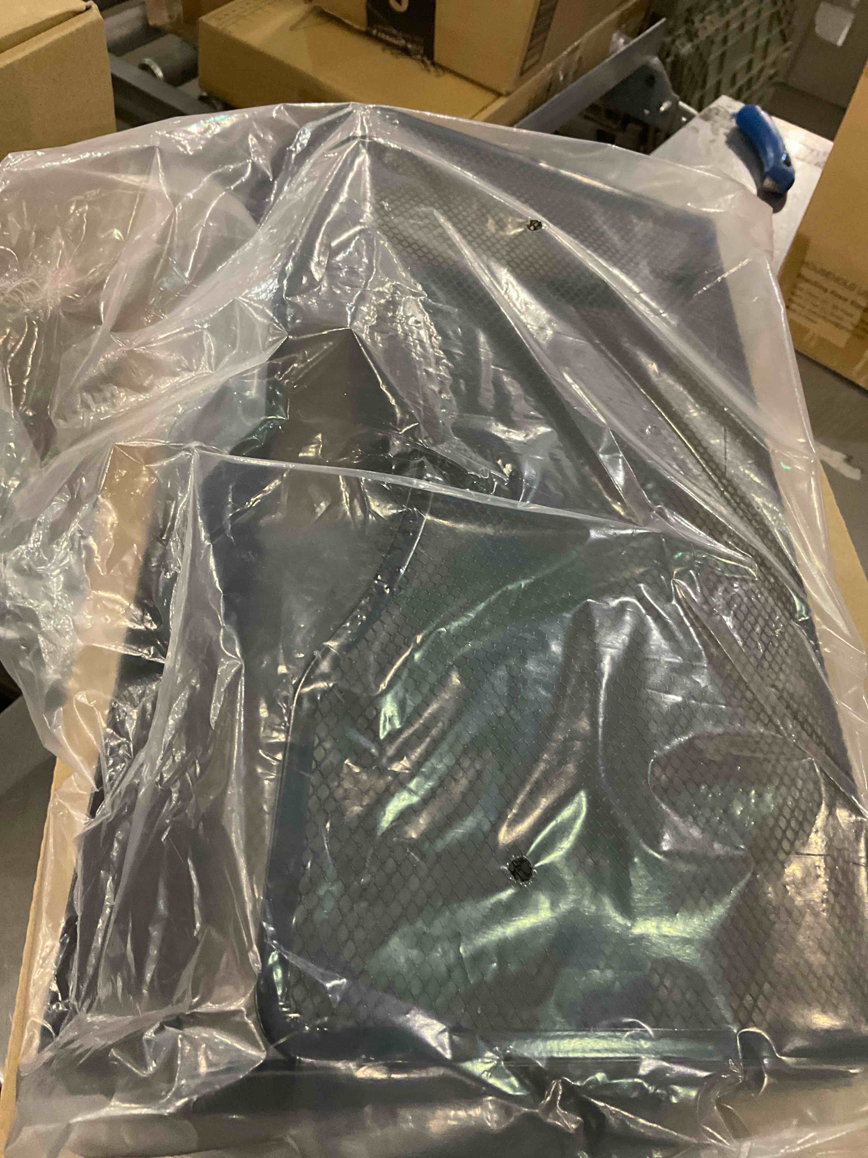 https://s3.amazonaws.com/lotting-images-prod/BargainHunt/EXS01062273_1708087089455.jpeg