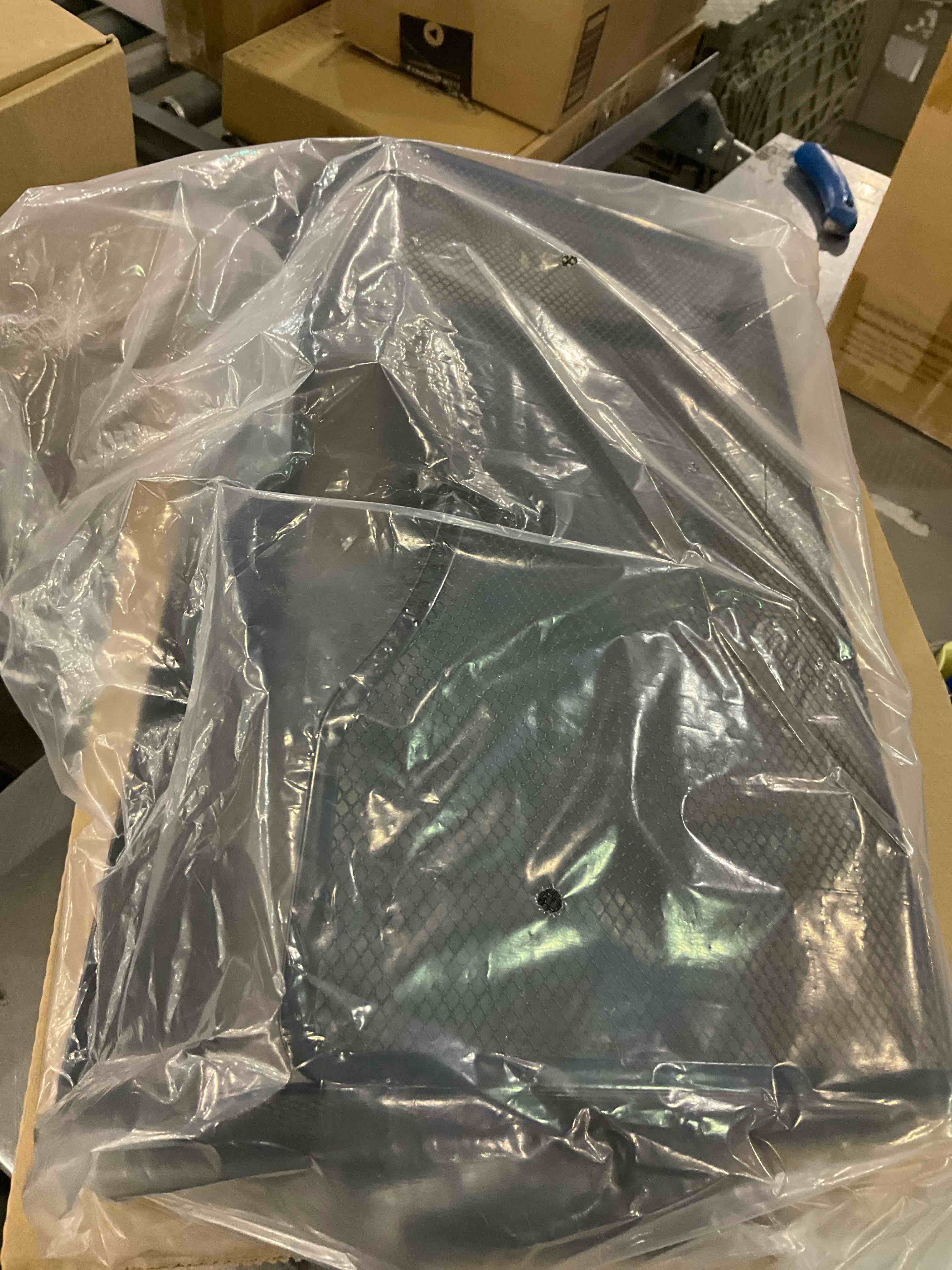 https://s3.amazonaws.com/lotting-images-prod/BargainHunt/EXS01062273_1708087090298.jpeg