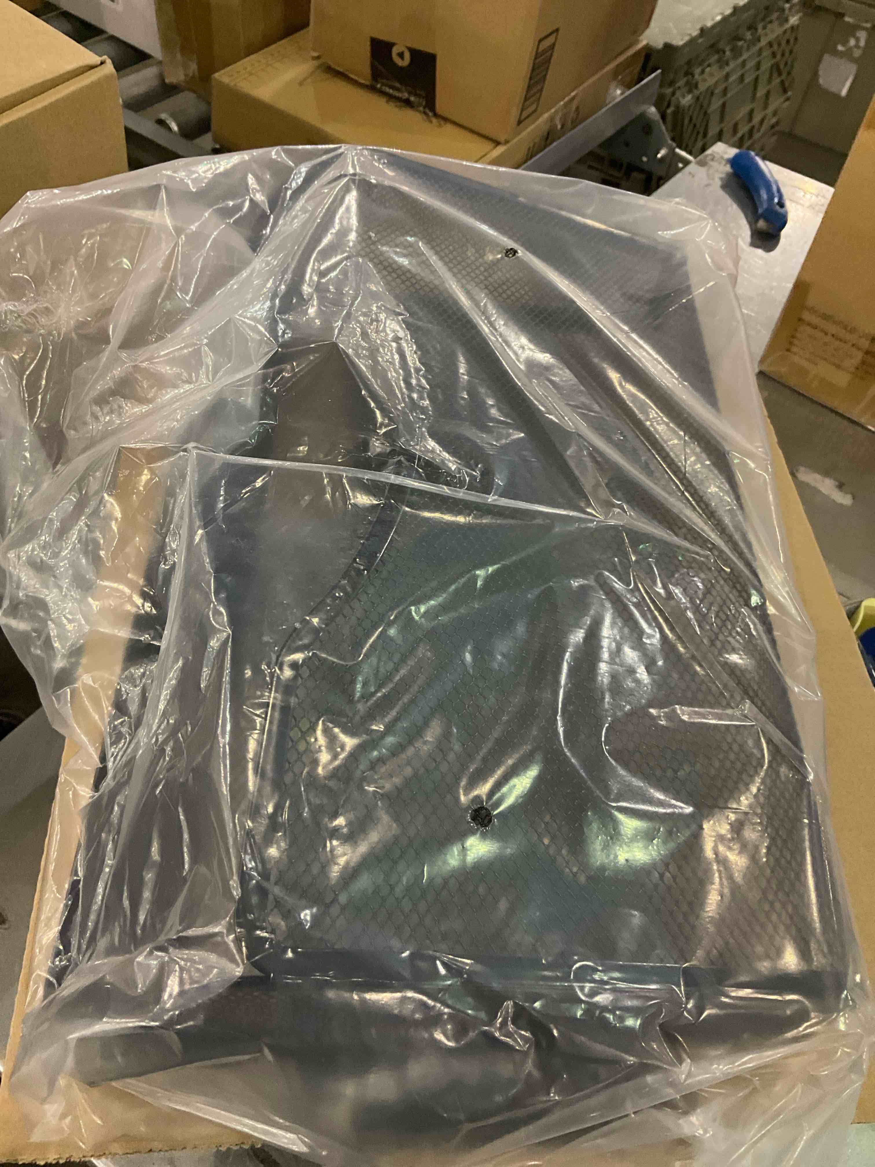 https://s3.amazonaws.com/lotting-images-prod/BargainHunt/EXS01062273_1708087091257.jpeg