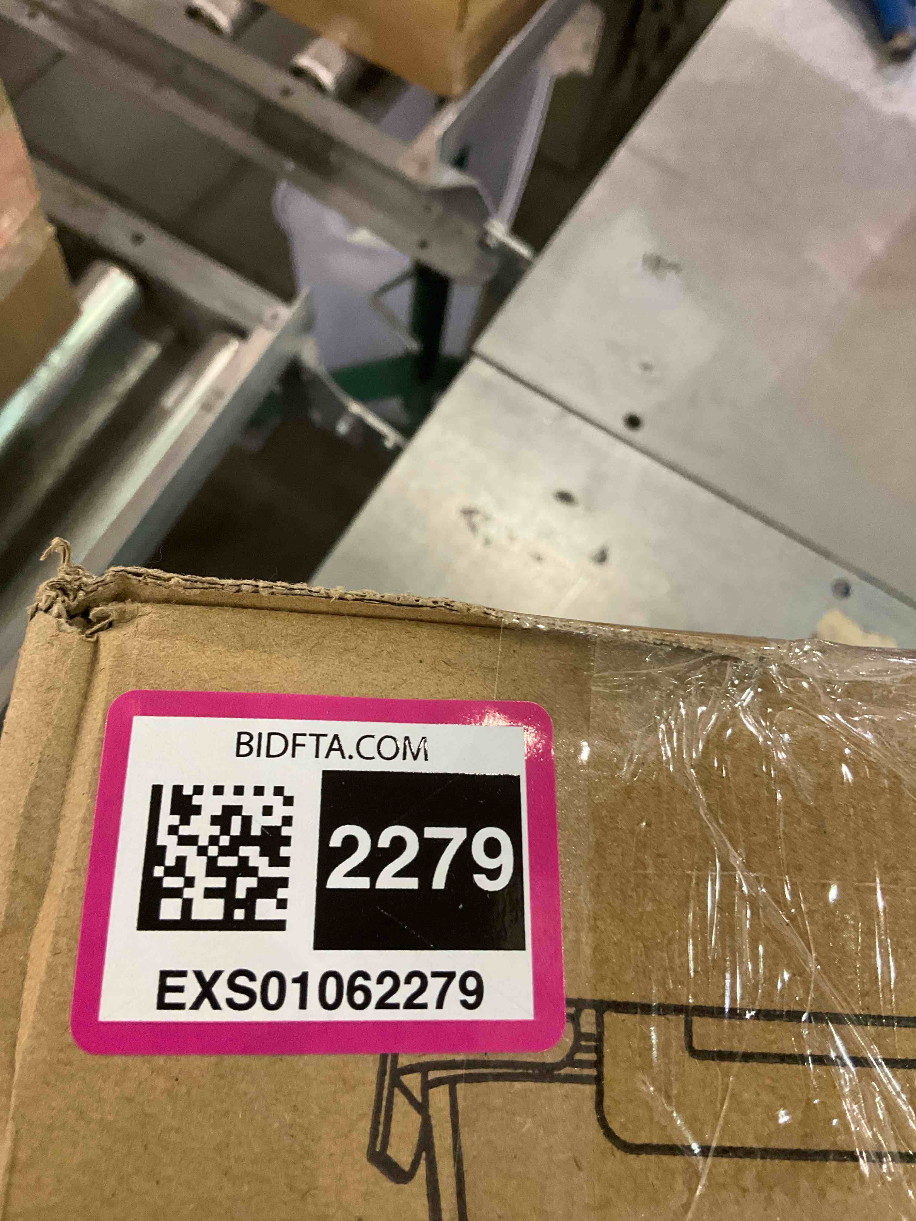 https://s3.amazonaws.com/lotting-images-prod/BargainHunt/EXS01062279_1708087888784.jpeg
