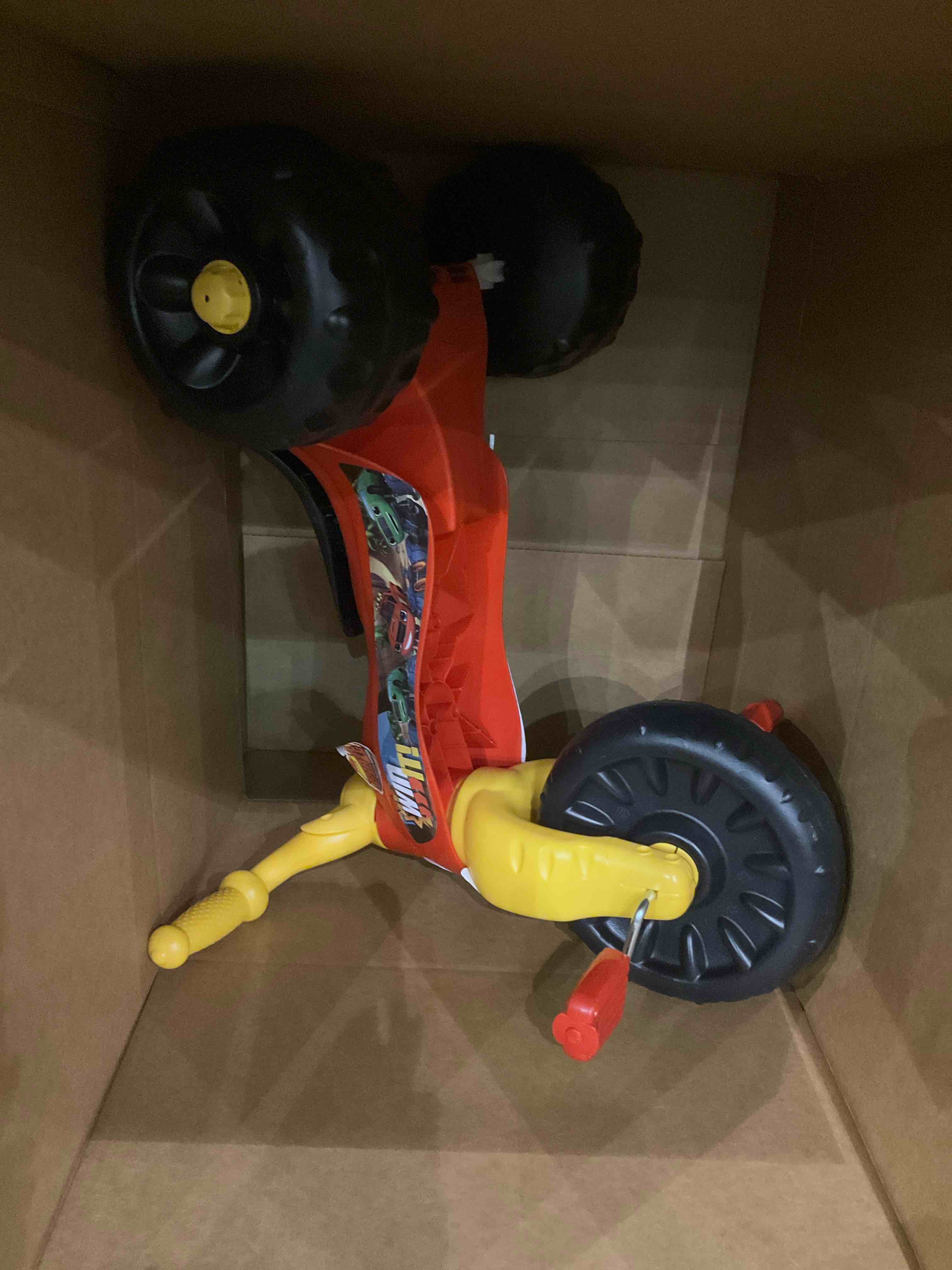 https://s3.amazonaws.com/lotting-images-prod/BargainHunt/EXS01062357_1708345080182.jpeg