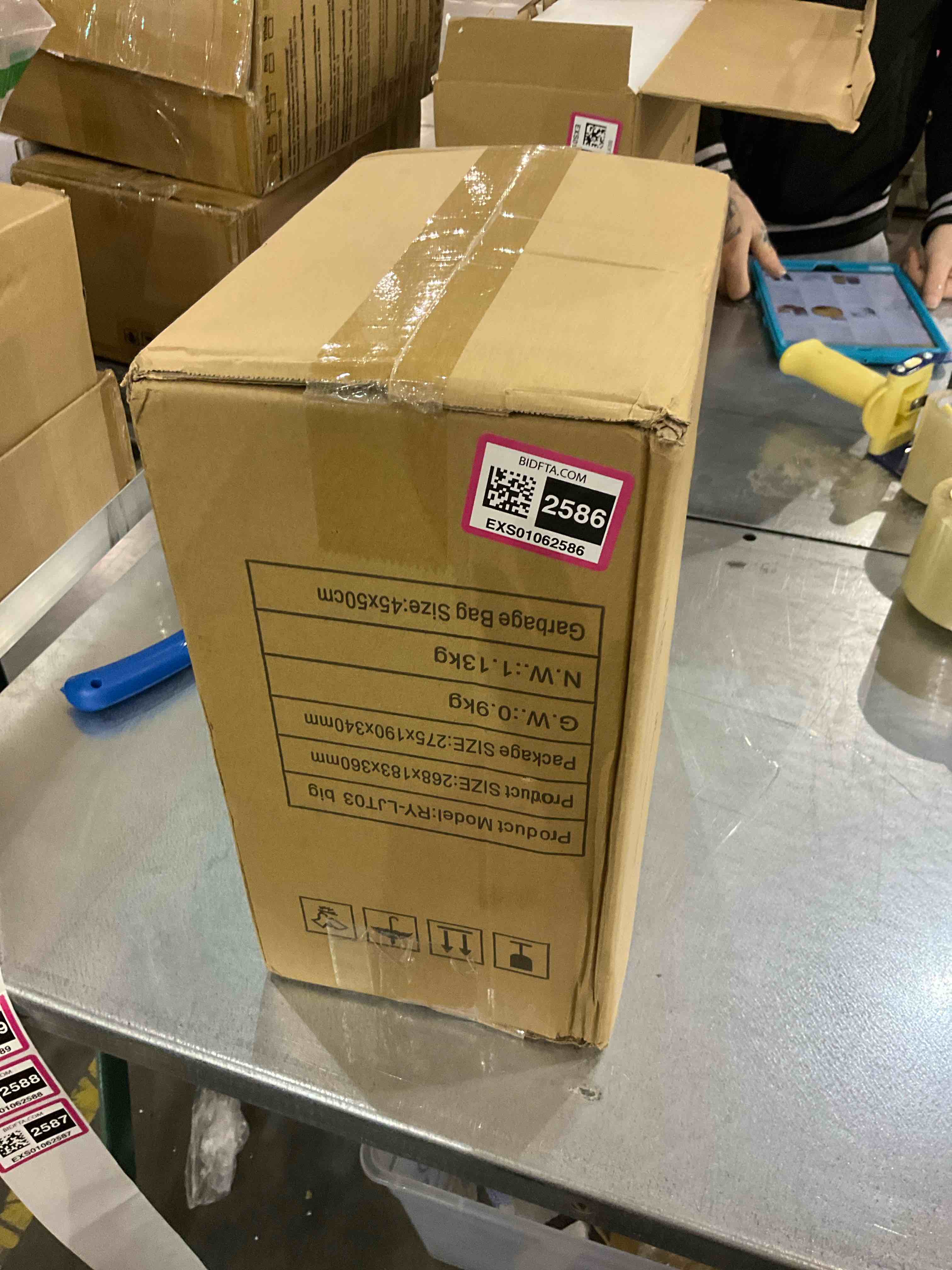 https://s3.amazonaws.com/lotting-images-prod/BargainHunt/EXS01062586_1706703870891.jpeg