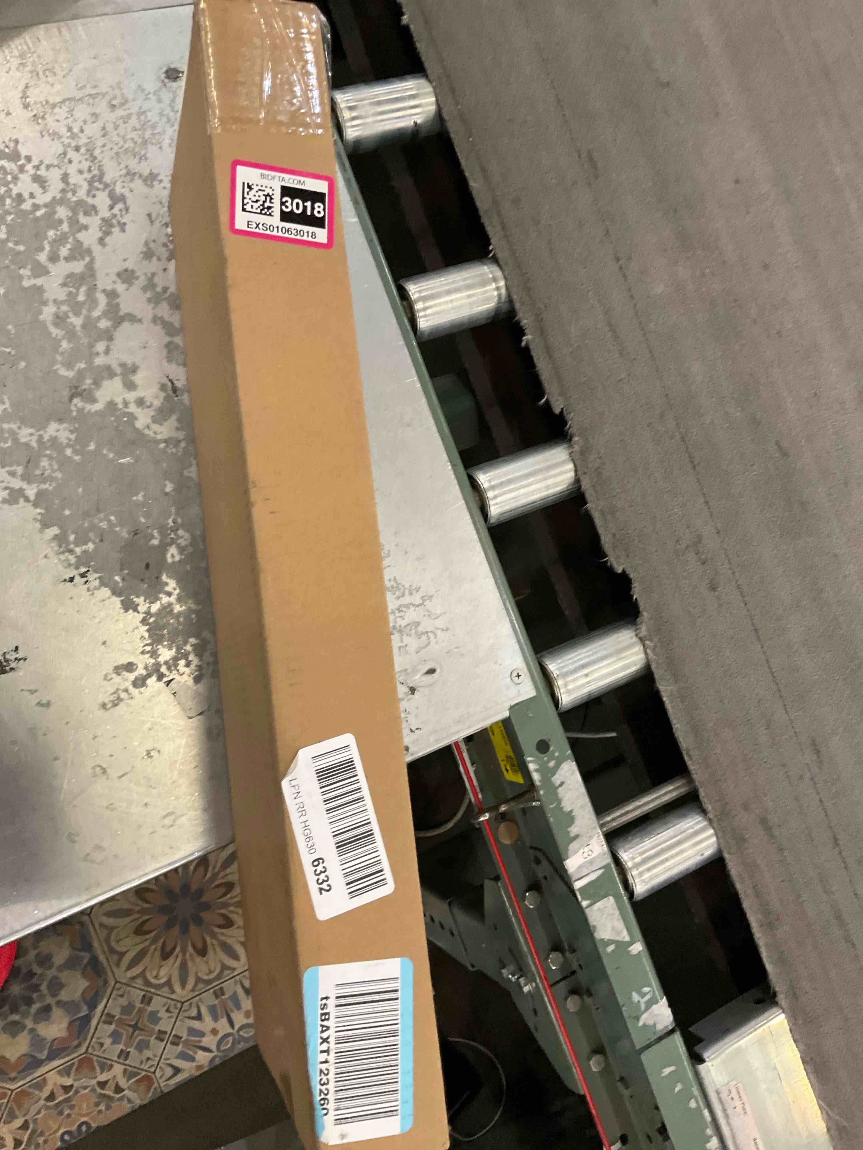 https://s3.amazonaws.com/lotting-images-prod/BargainHunt/EXS01063018_1708446526078.jpeg