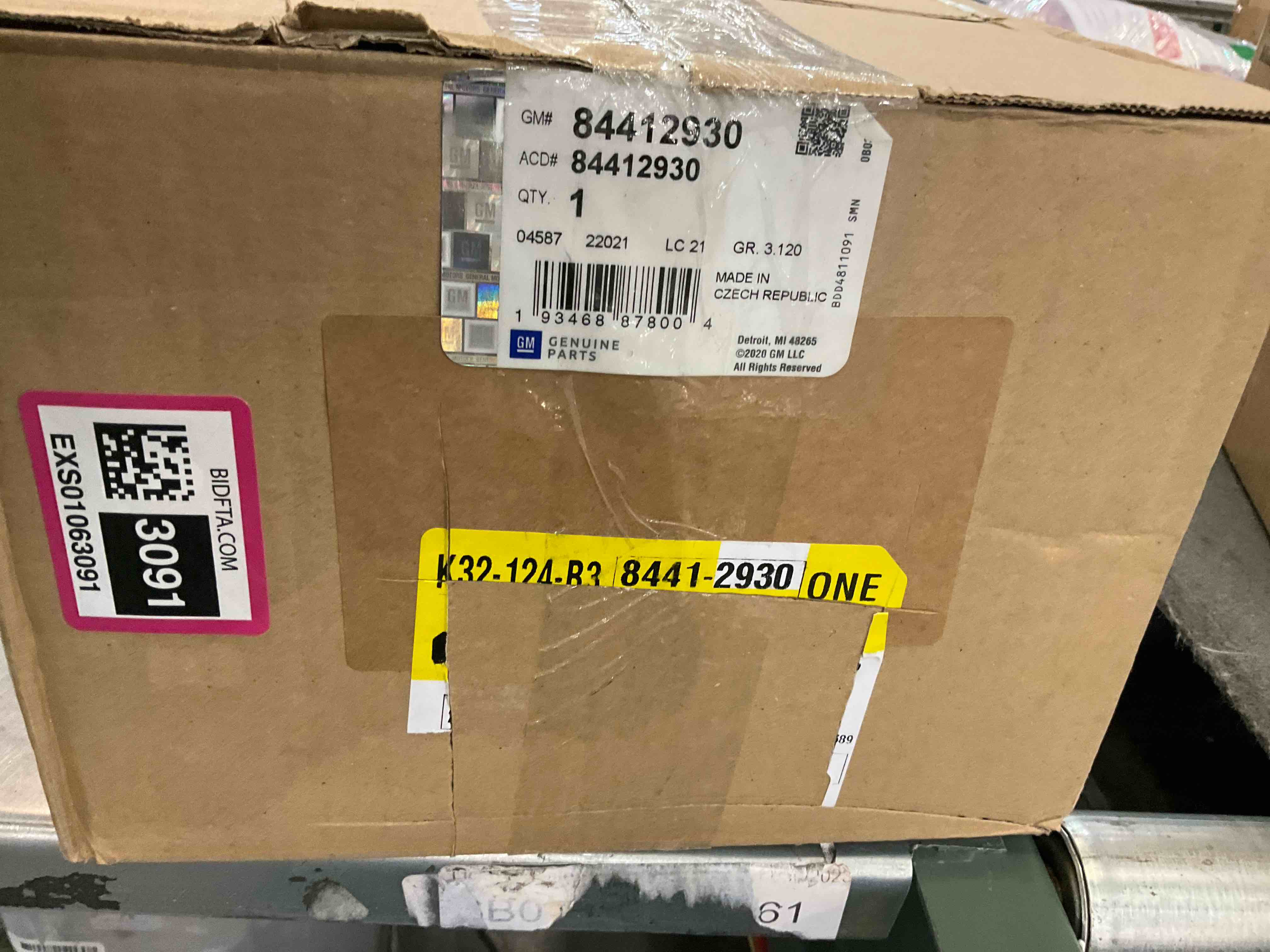 https://s3.amazonaws.com/lotting-images-prod/BargainHunt/EXS01063091_1708456887274.jpeg